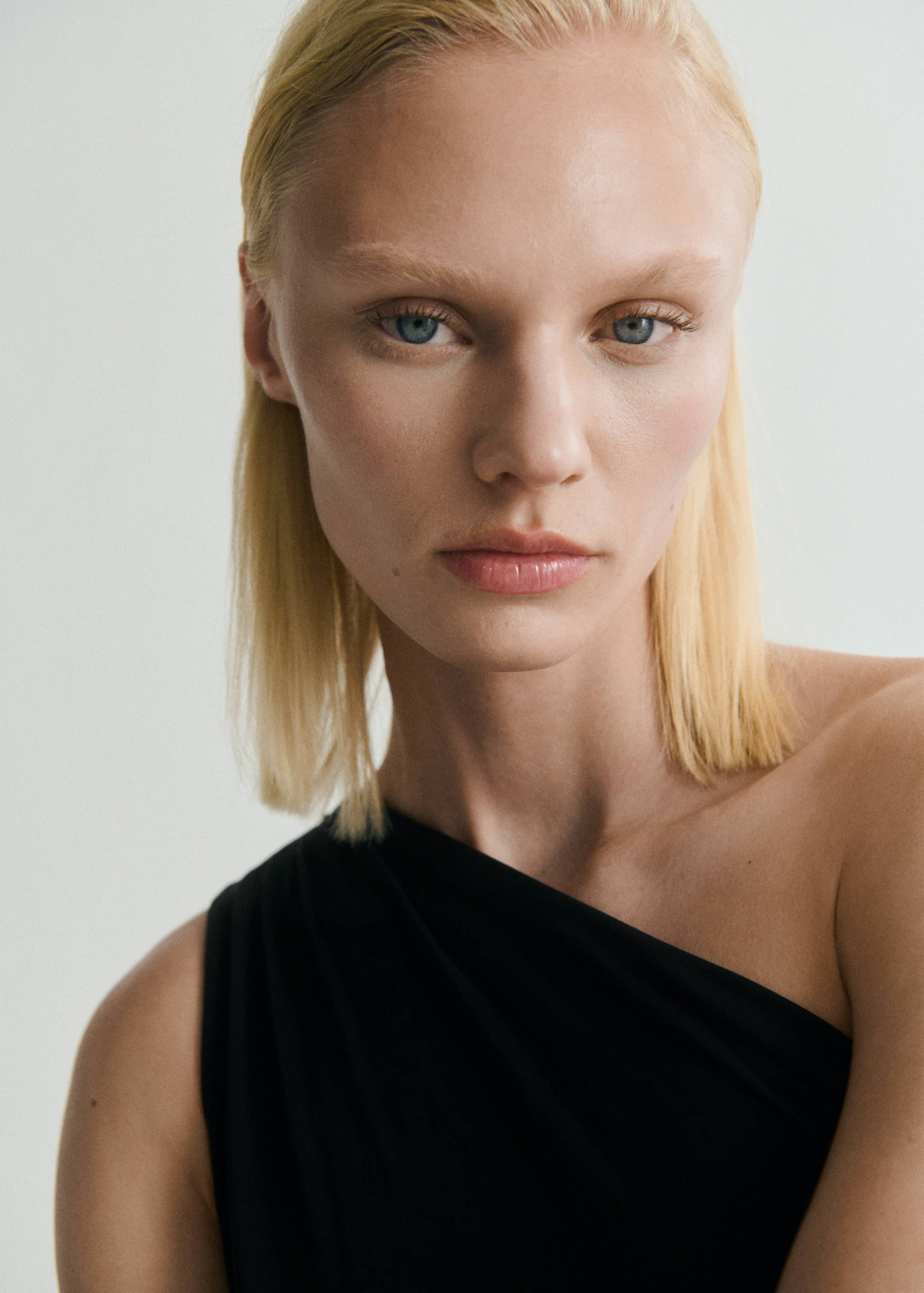 Asymmetric belt jumpsuit - Details of the article 1