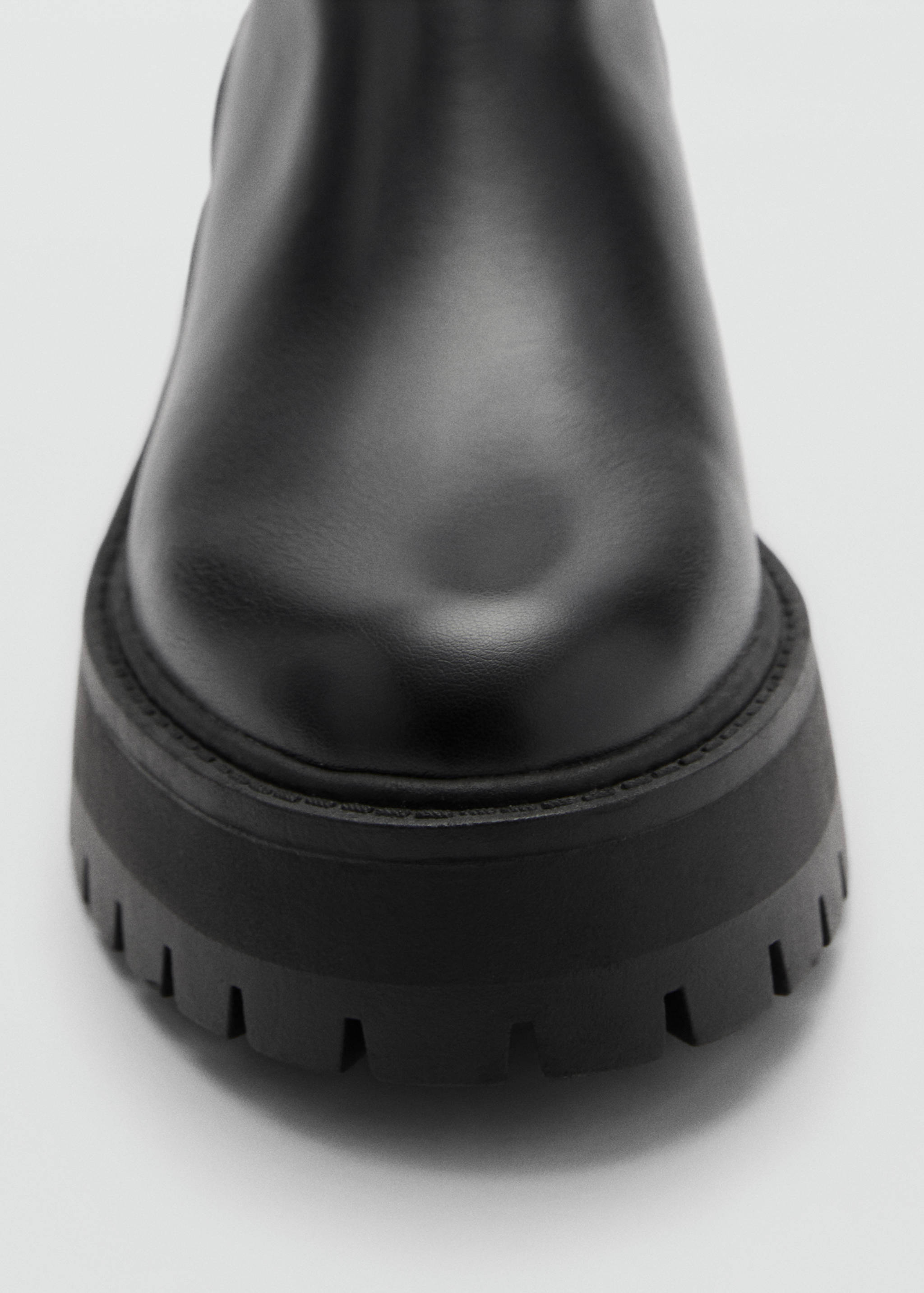 Chelsea boots with buckle - Details of the article 2