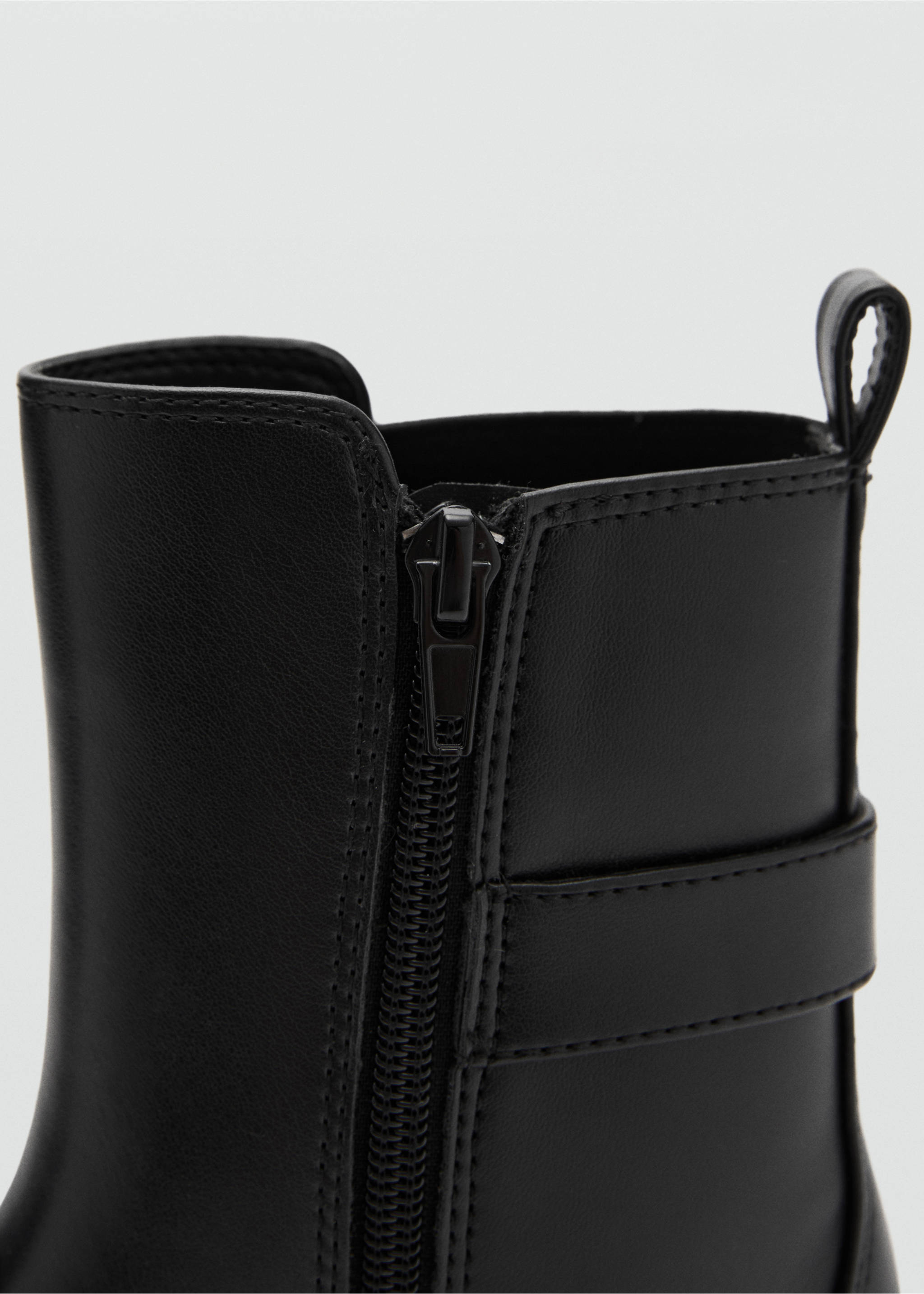 Chelsea boots with buckle - Details of the article 3, Black. Ref: 87090411-00.