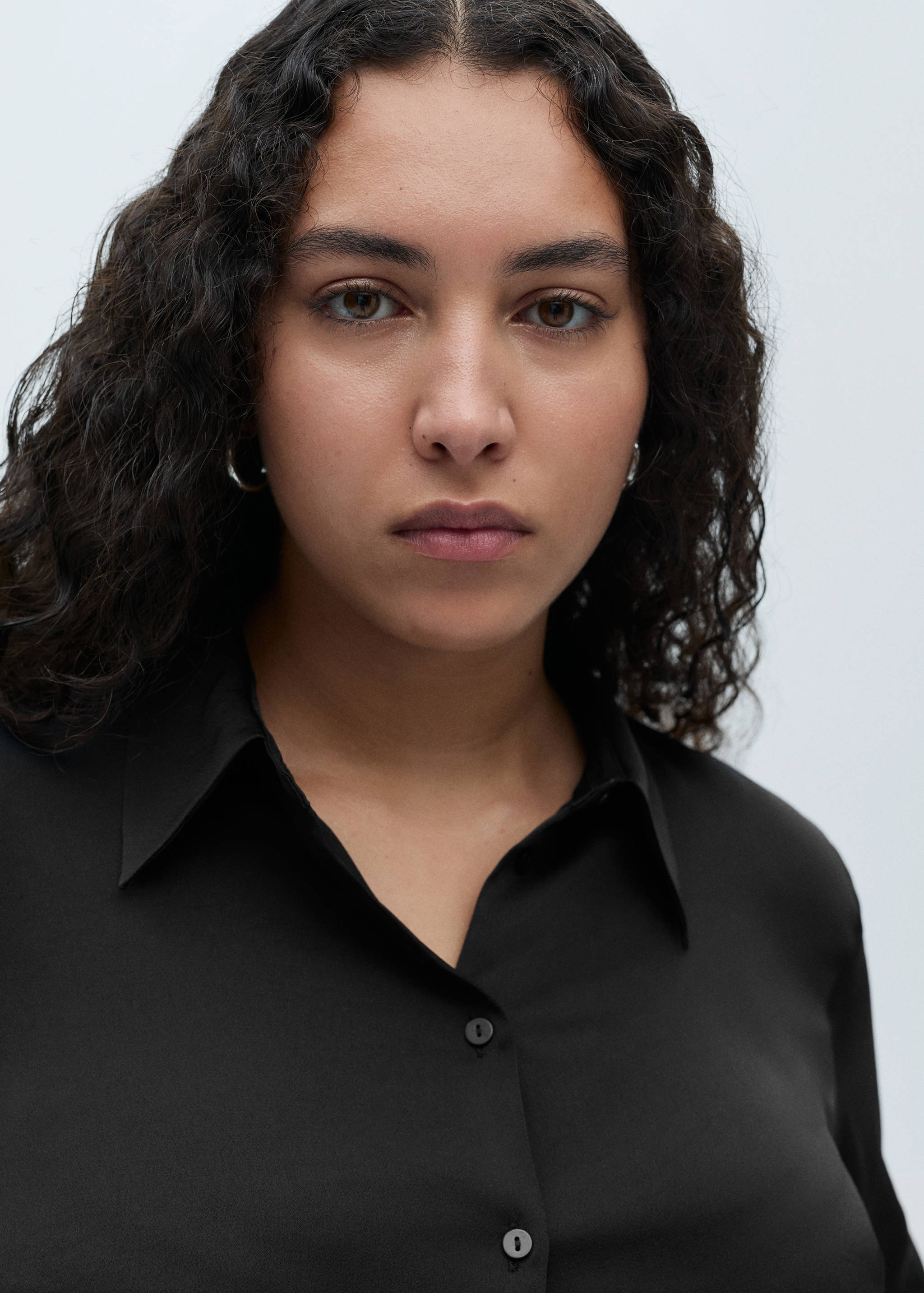 Satin finish flowy shirt - Details of the article 4