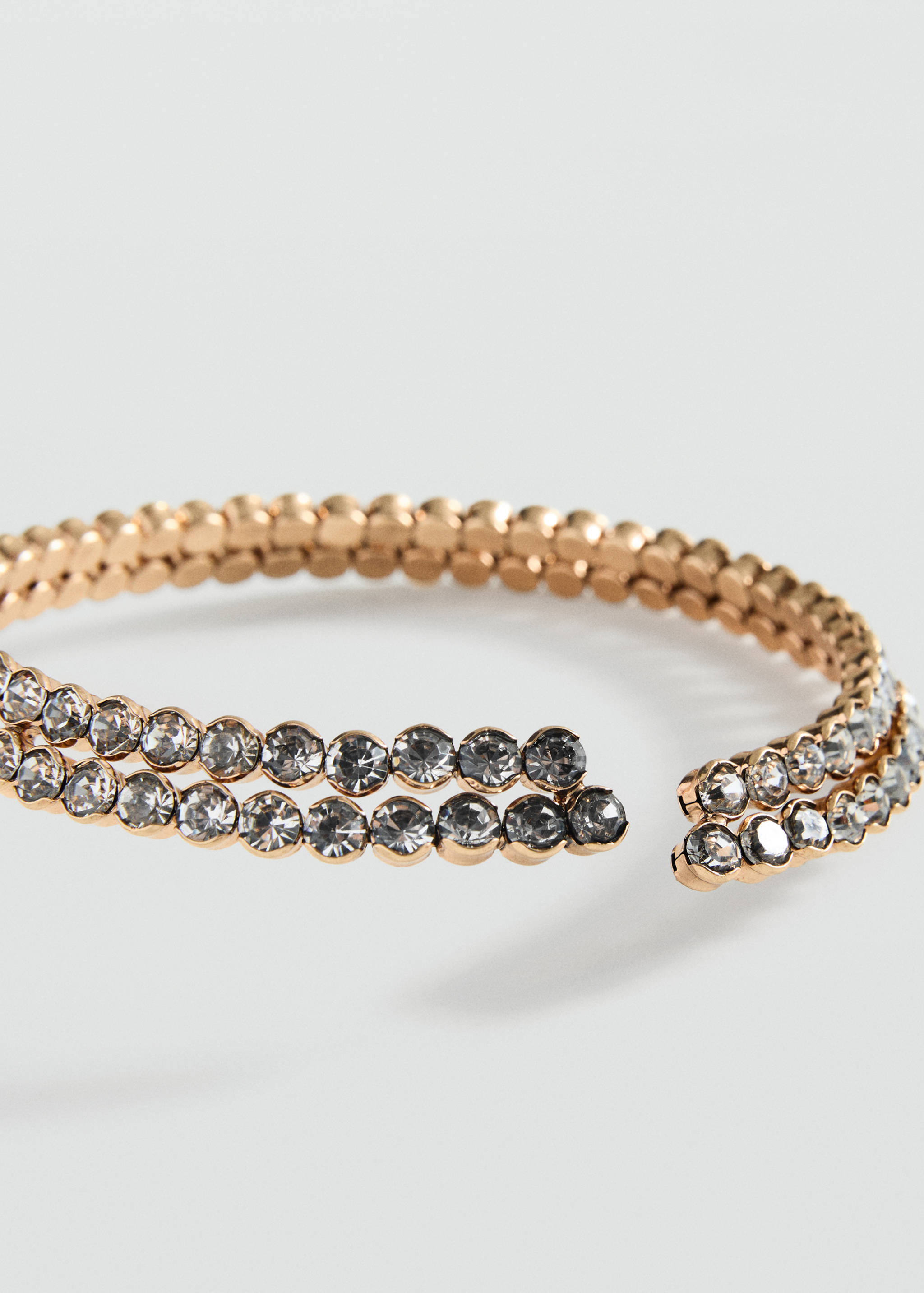 Collier rigide strass - Plan moyen