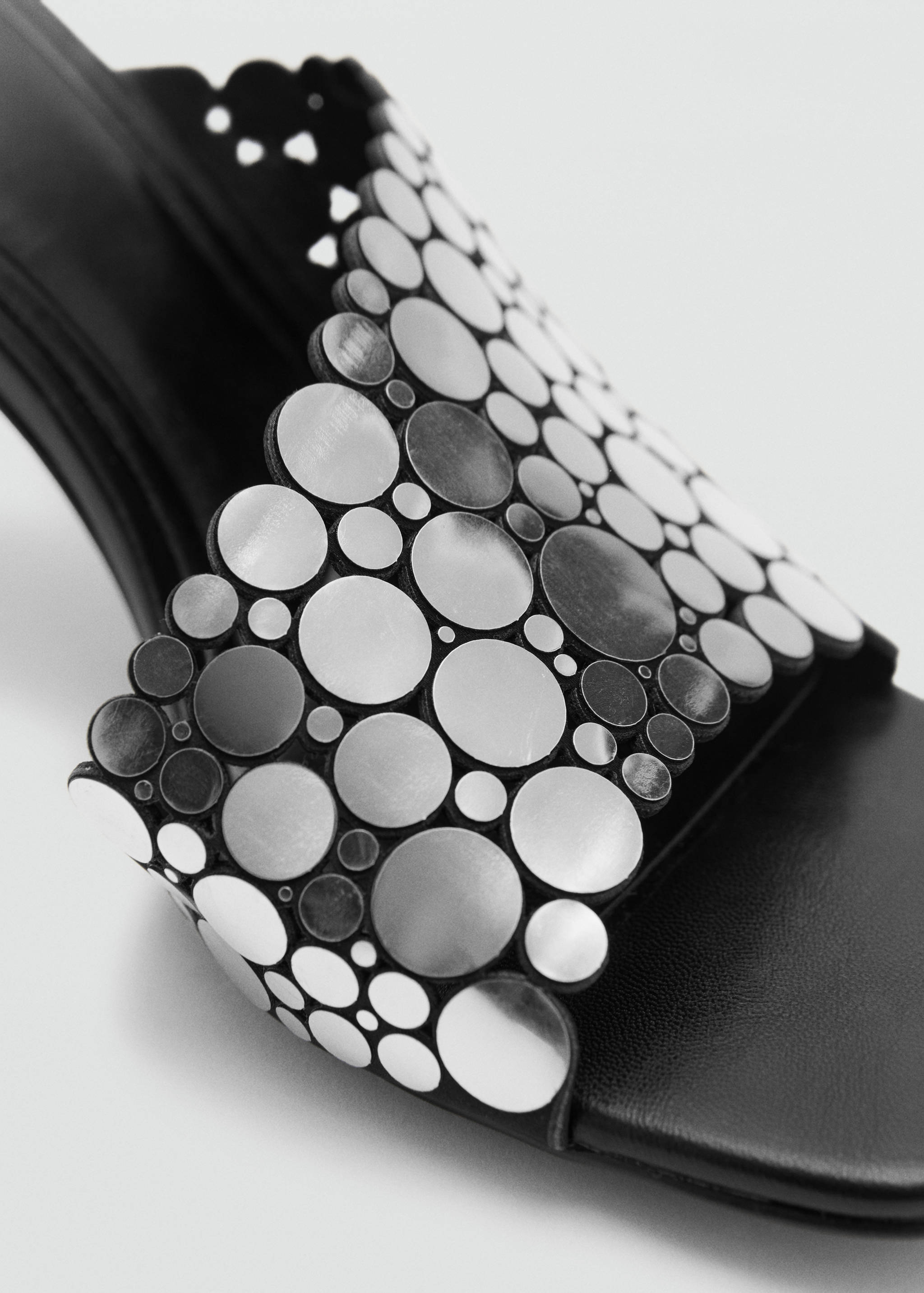 Heeled sandals with metal decorations - Details of the article 2