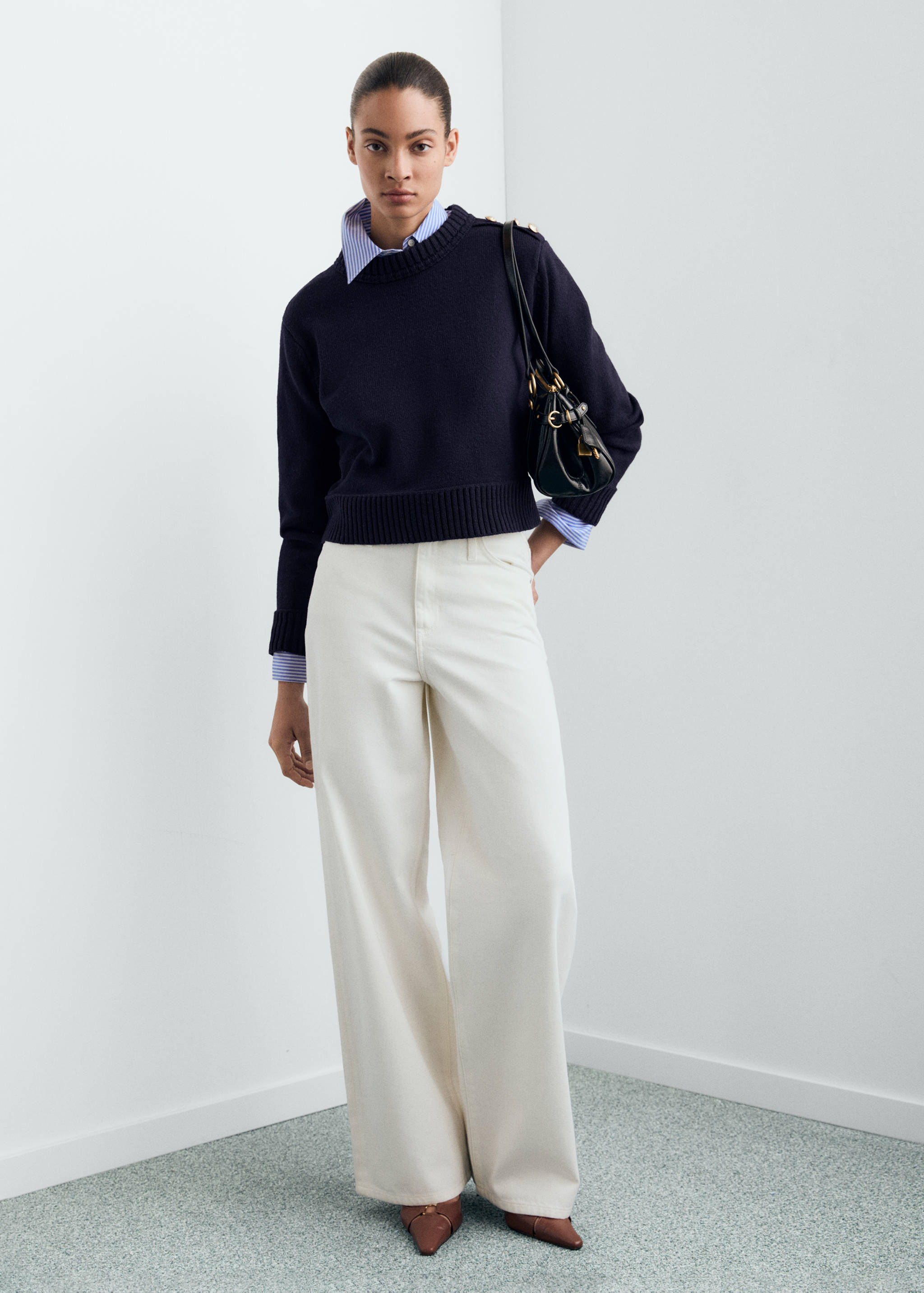 Knitted sweater with jewel buttons - General plane