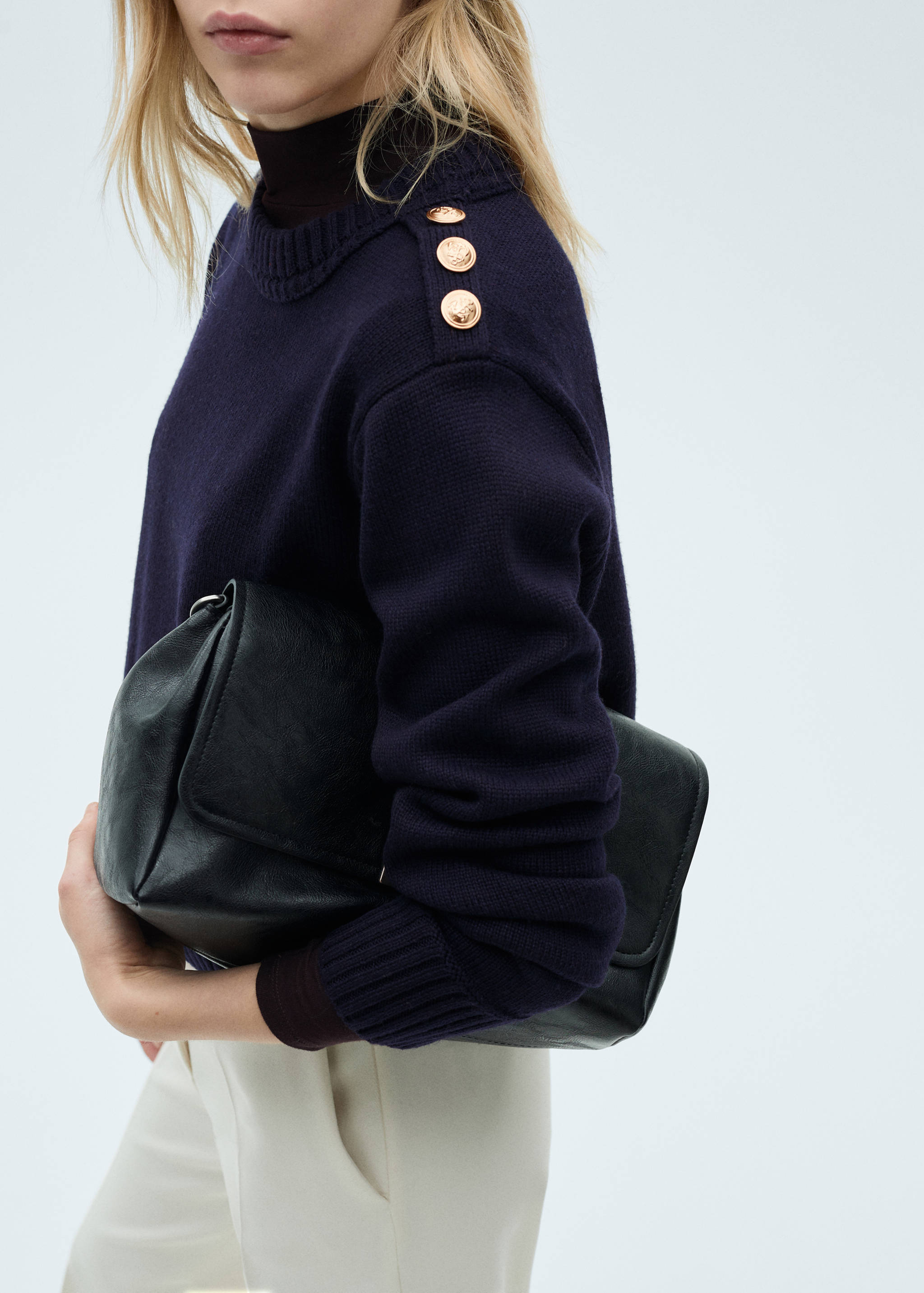 Knitted sweater with jewel buttons - Details of the article 3