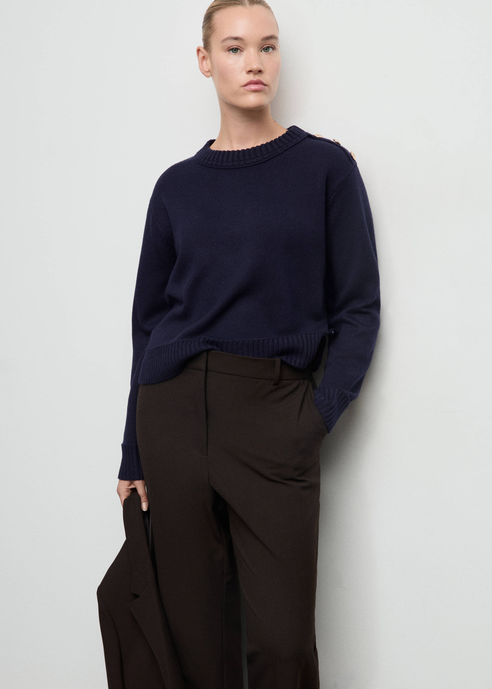 Knitted sweater with jewel buttons - Details of the article 5