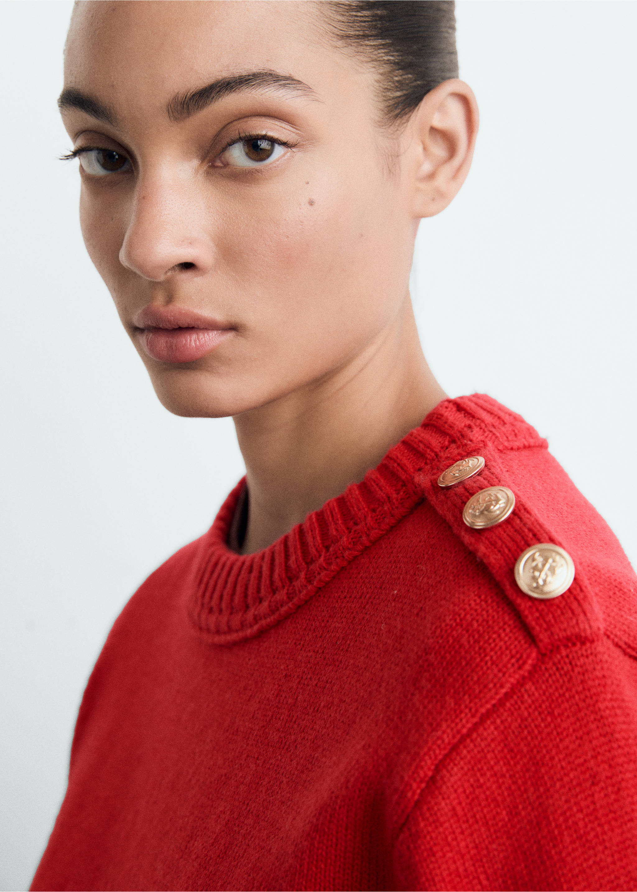 Strickpullover mit Schmuckknöpfen - Detail des Artikels 1, Rot. Ref: 87090419-00.