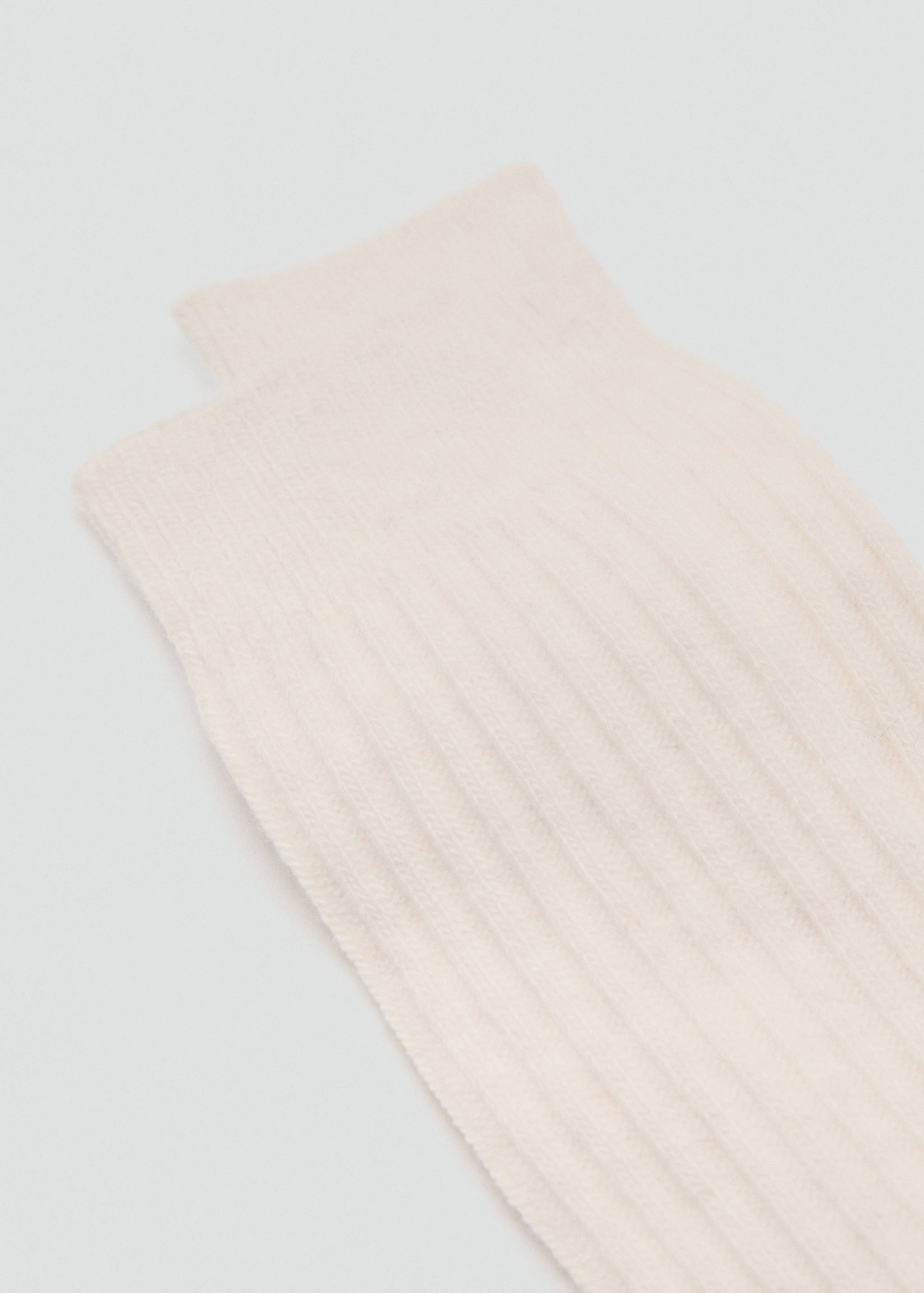 Носки в рубчик - Средний план