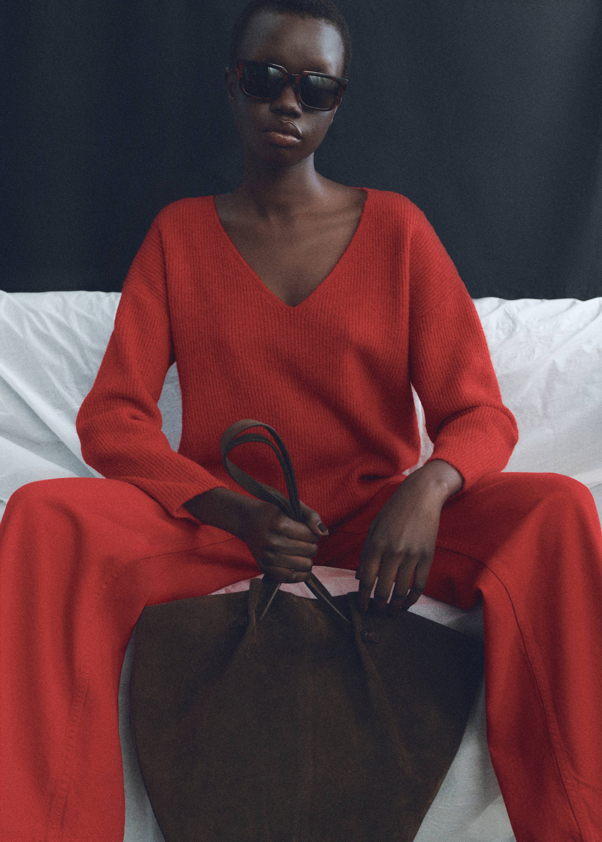 Jersey punto cuello pico - Plano medio