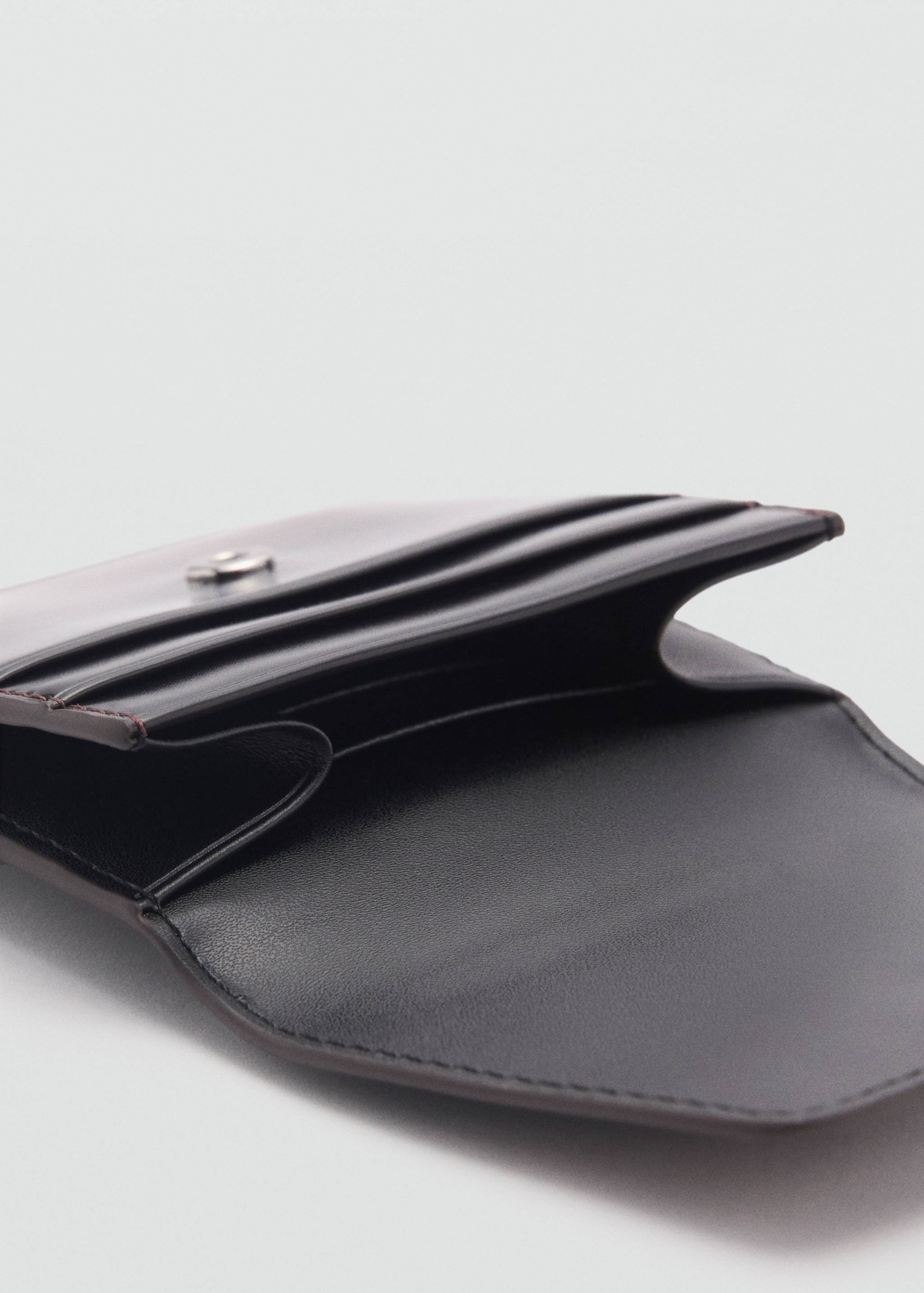 Gradient-effect purse - Details of the article 1