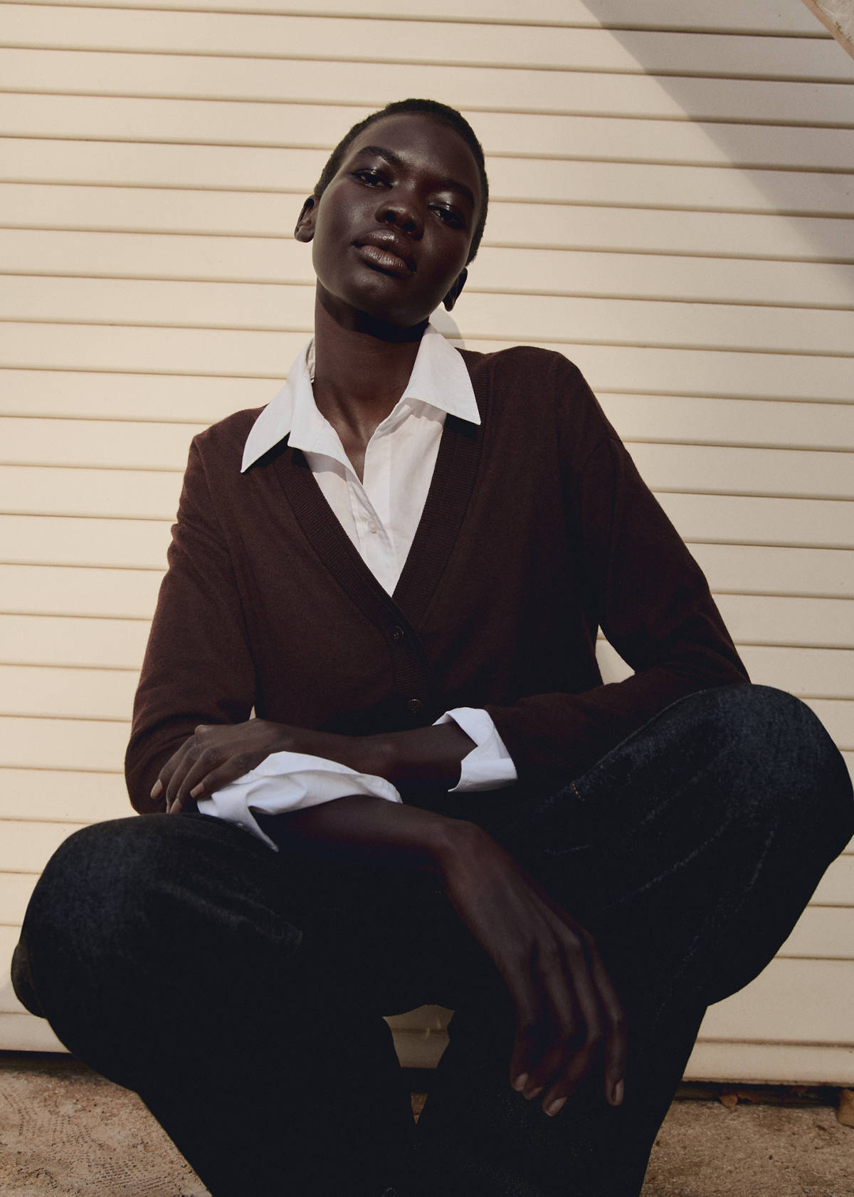 V-neck knitted cardigan — Chocolate