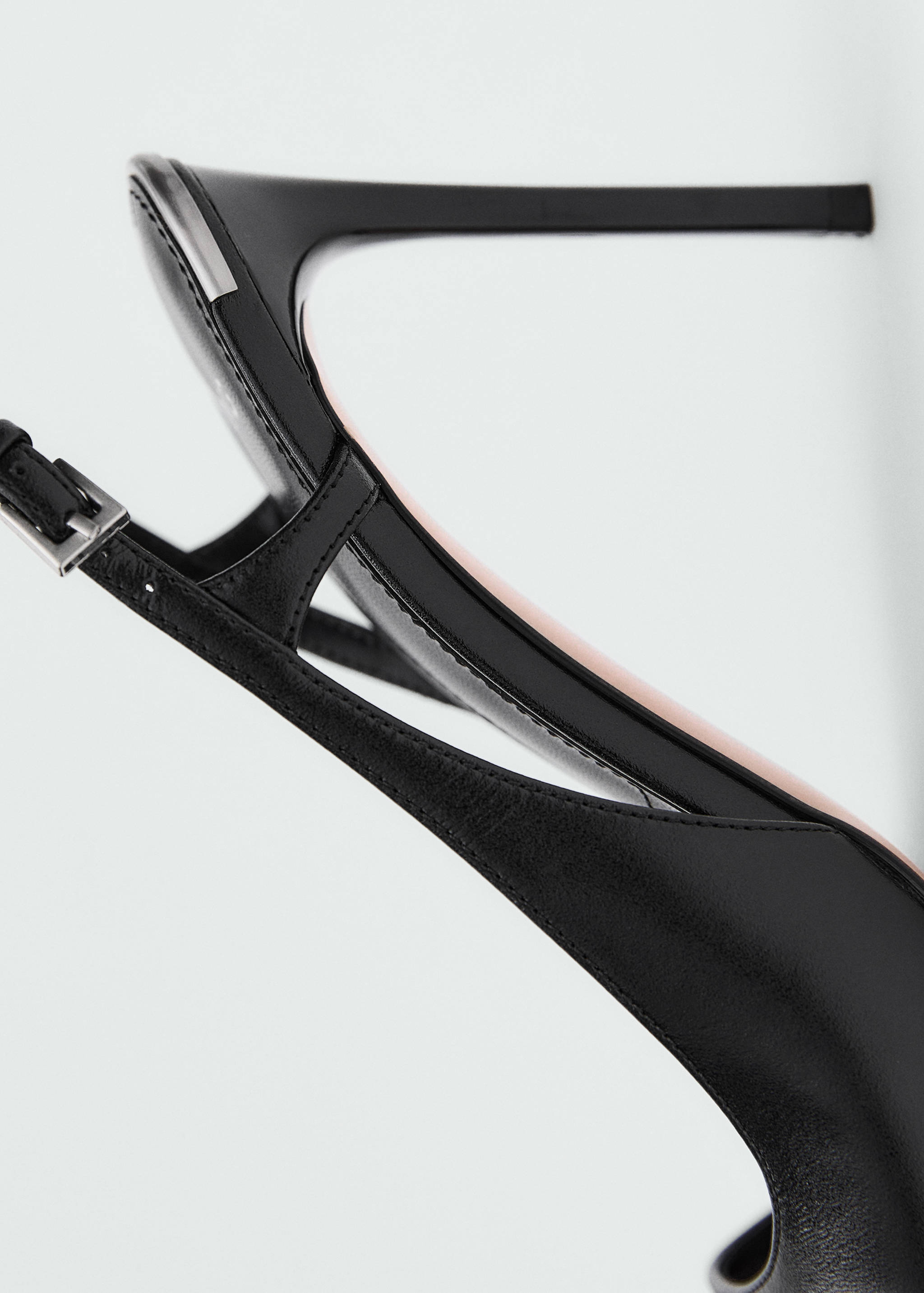 不对称鞋跟皮革凉鞋 - null