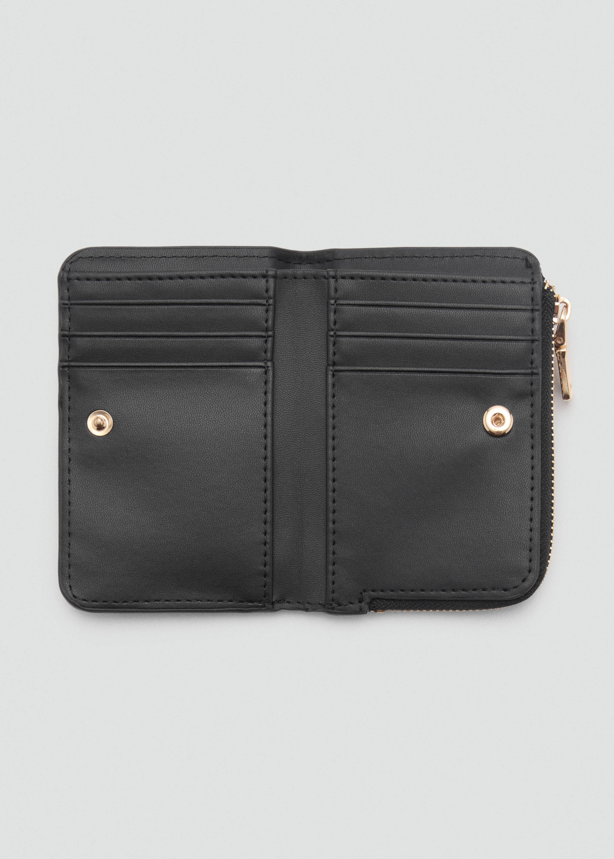 Quilted wallet with flap - Details of the article 1