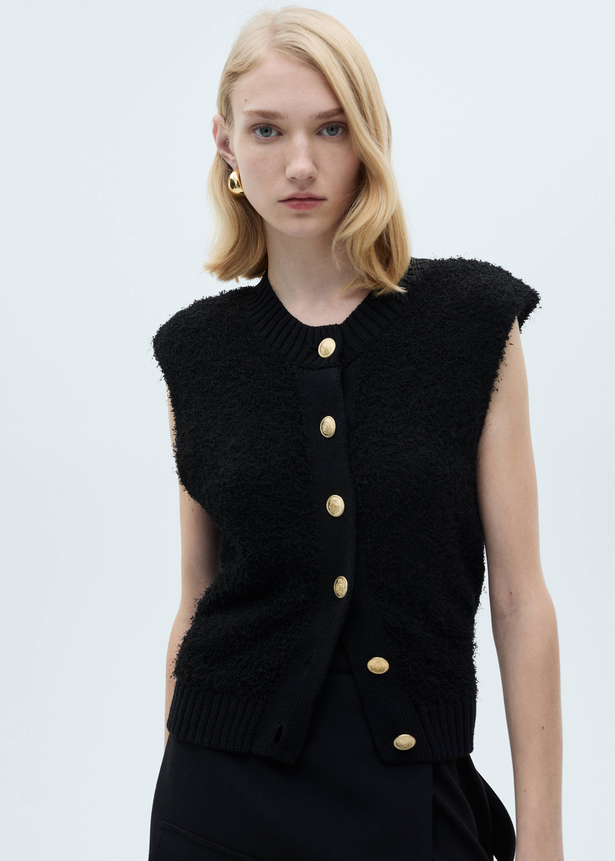 Knitted vest with buttons - Medium plane