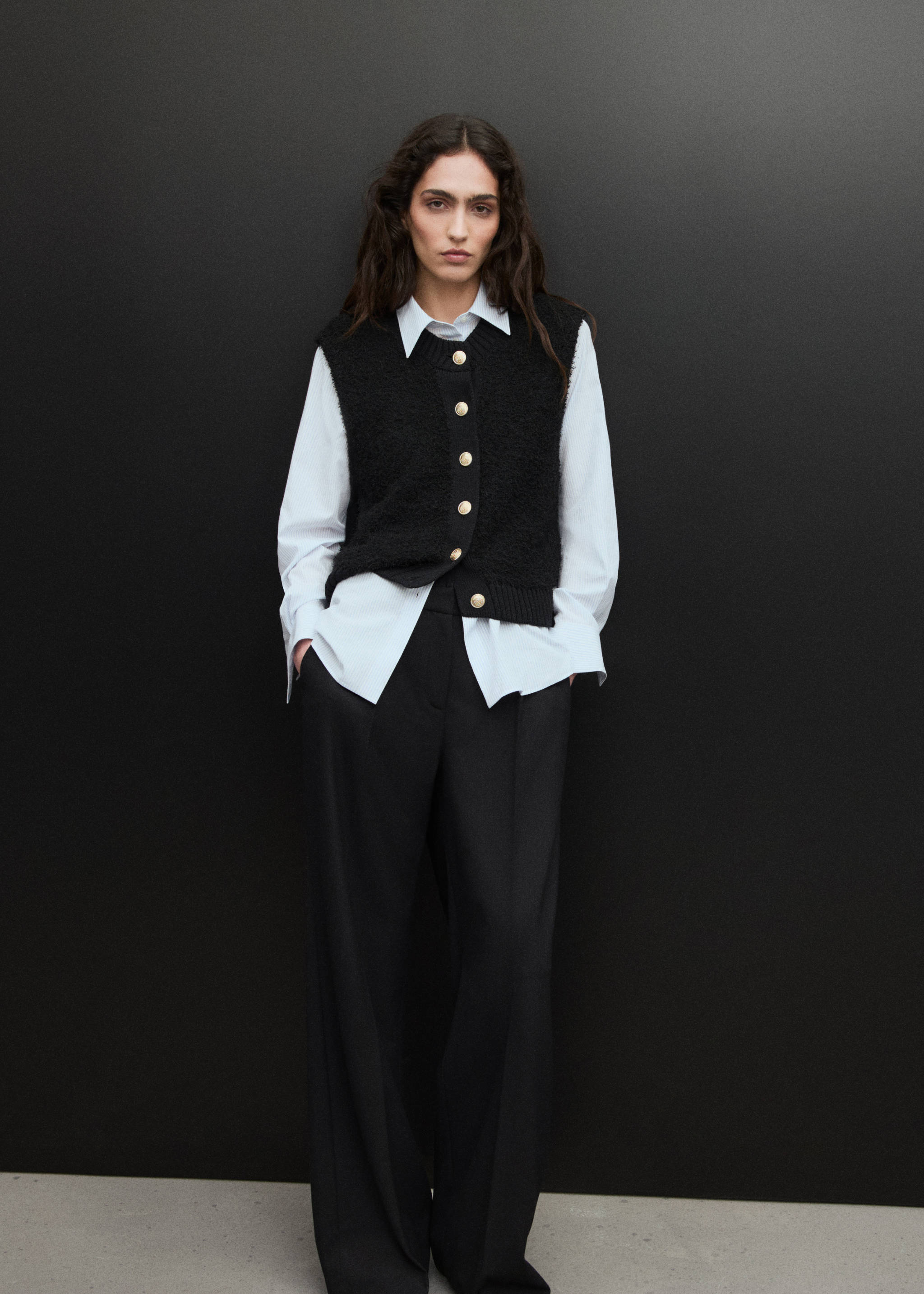 Knitted vest with buttons - Details of the article 7