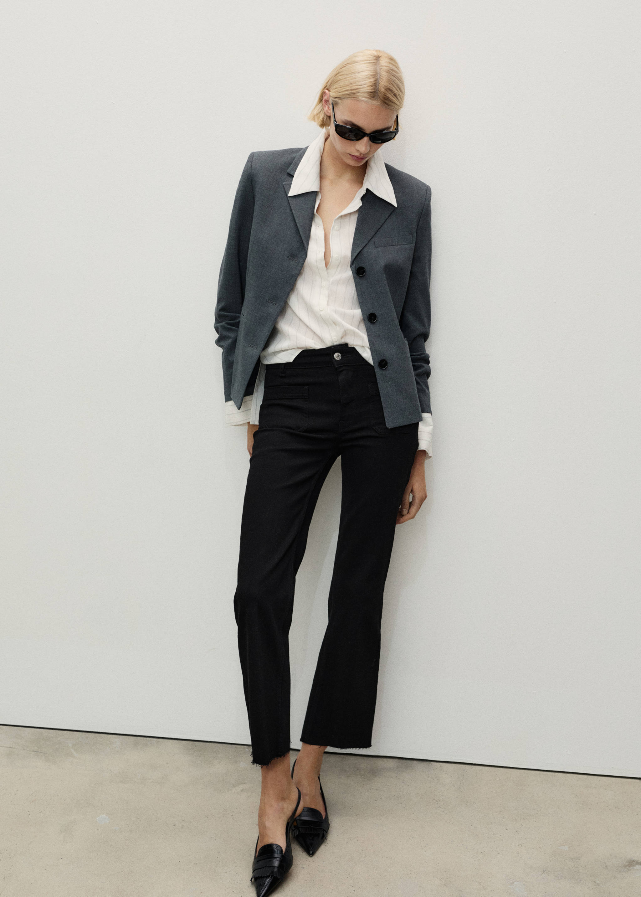 Flared cropped jeans with pockets - General plane