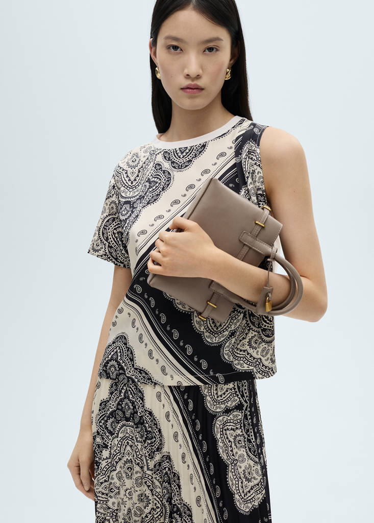 Asymmetrical paisley print t-shirt