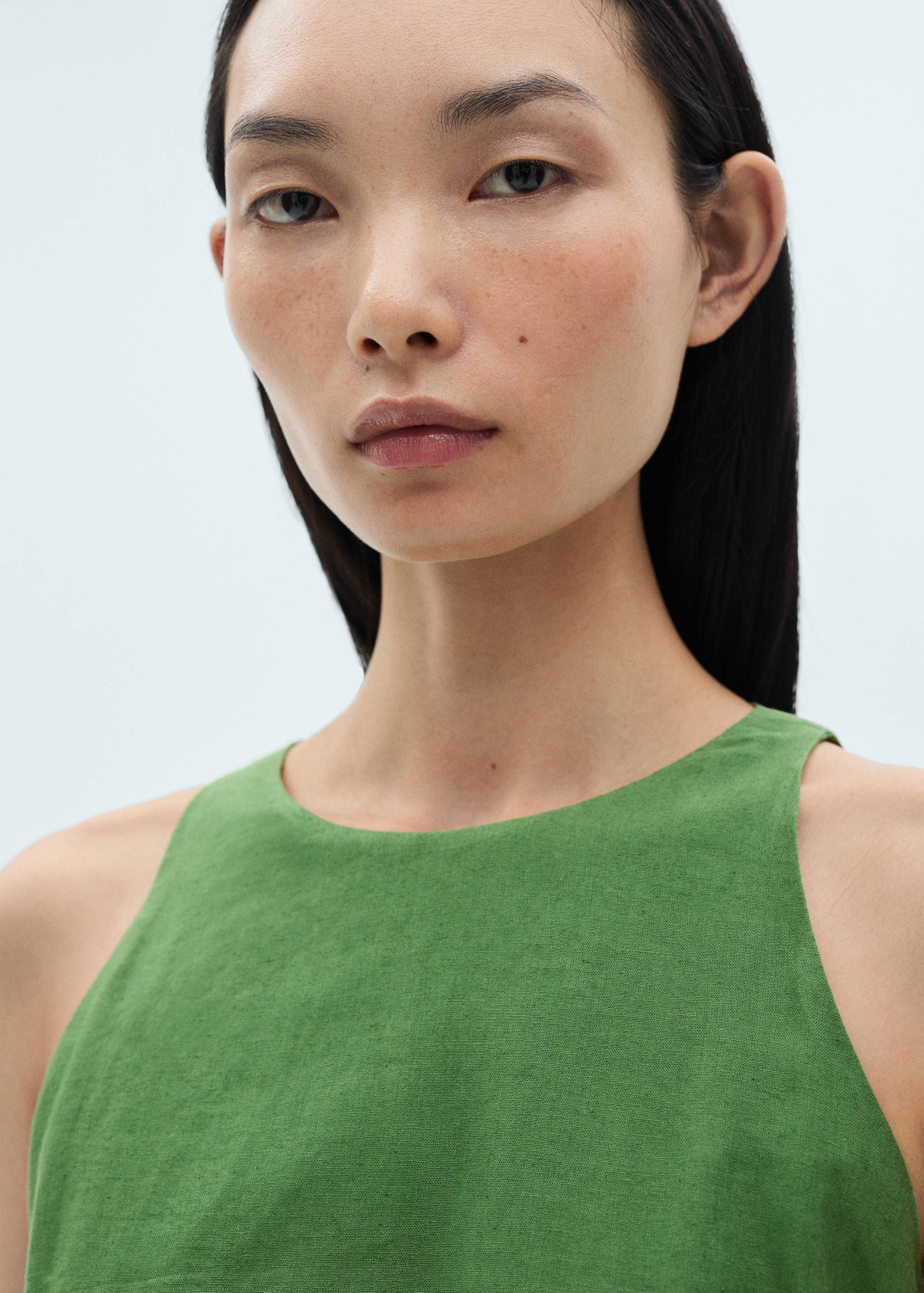 Vestido de linho com saia páreo - Pormenor do artigo 1