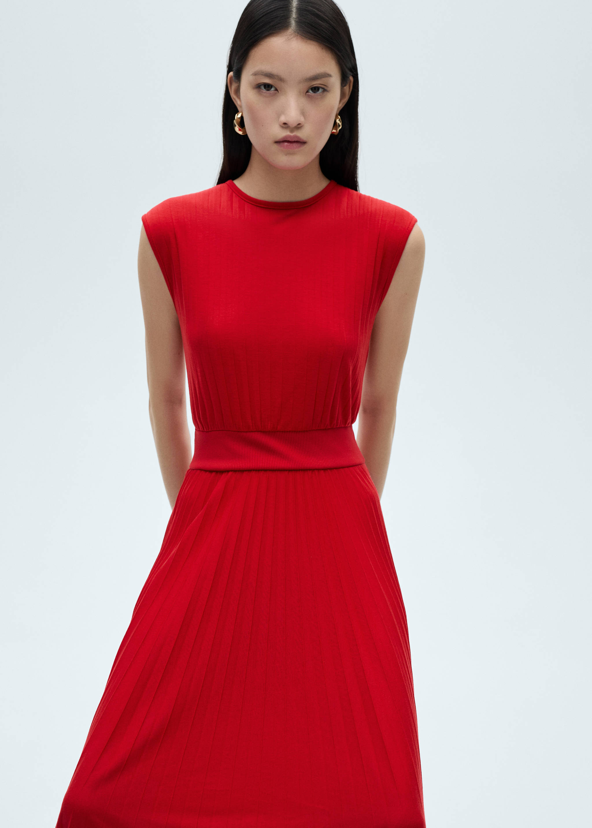 Vestido plisado cintura elástica - Plano medio