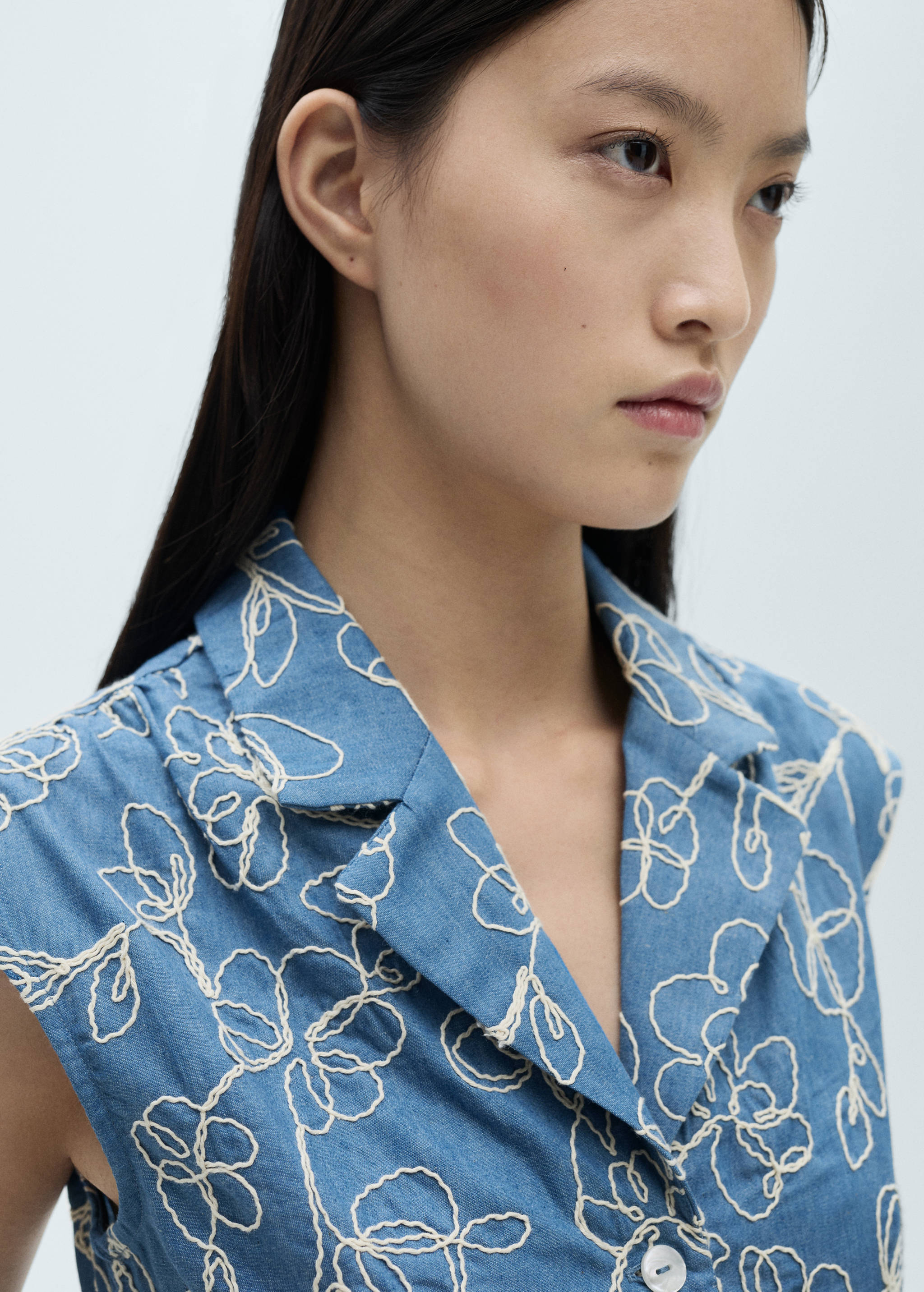 Denim overalls with embroidered detail - Details of the article 1