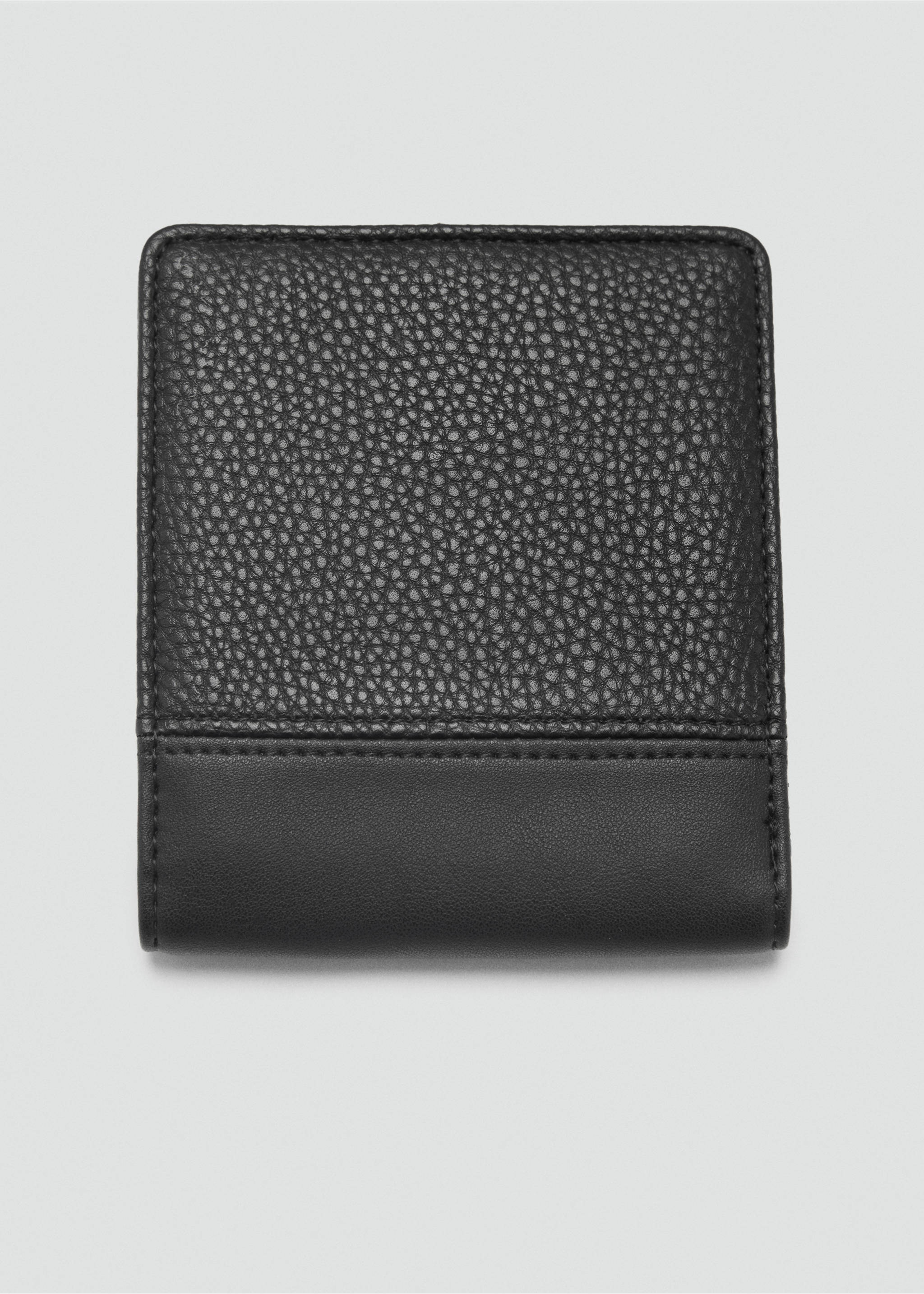 Portefeuille avec effet grainé - Détail de l'article 1, Noir. Ref: 87090603-00.