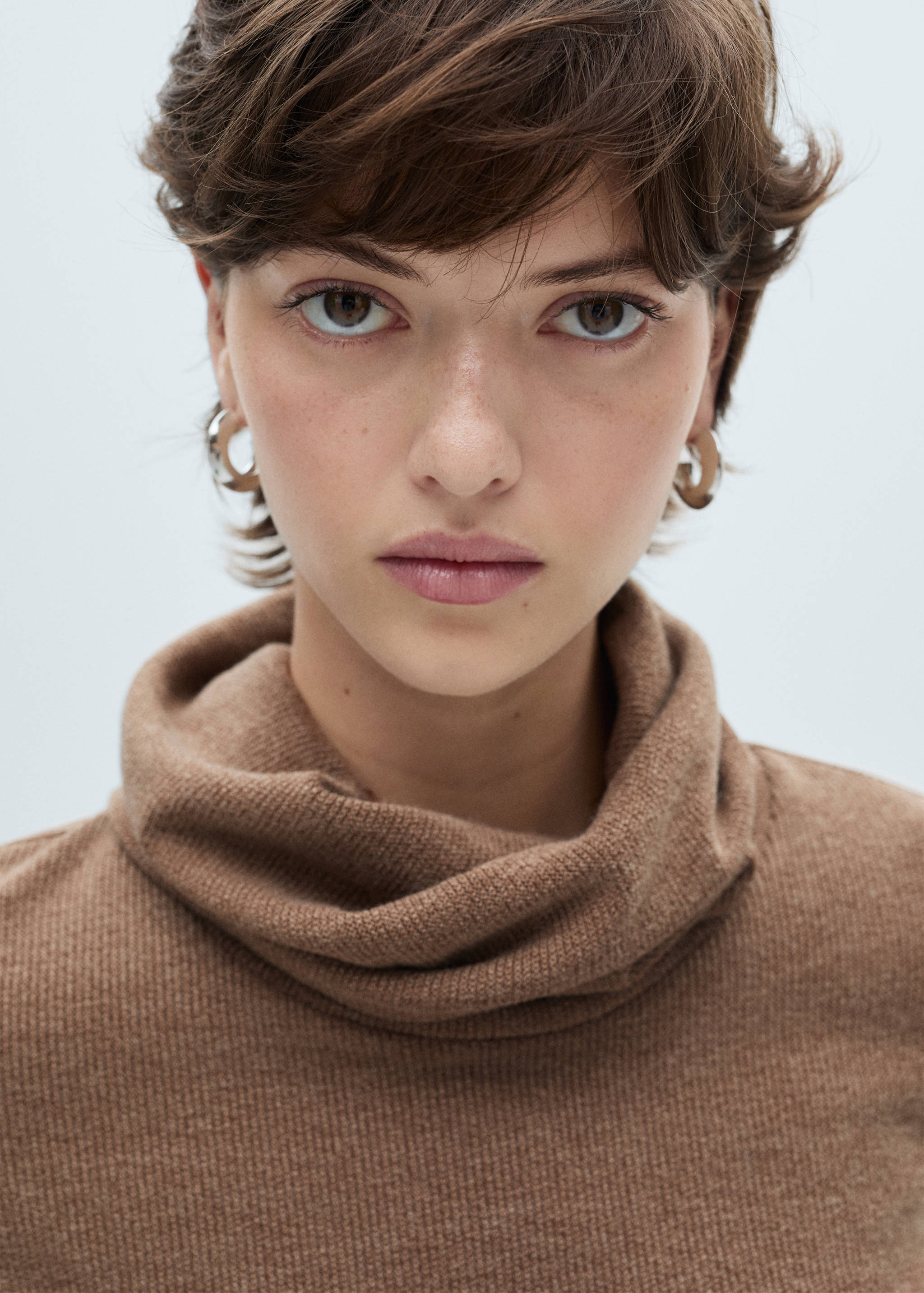 Knitted turtleneck dress - Details of the article 1