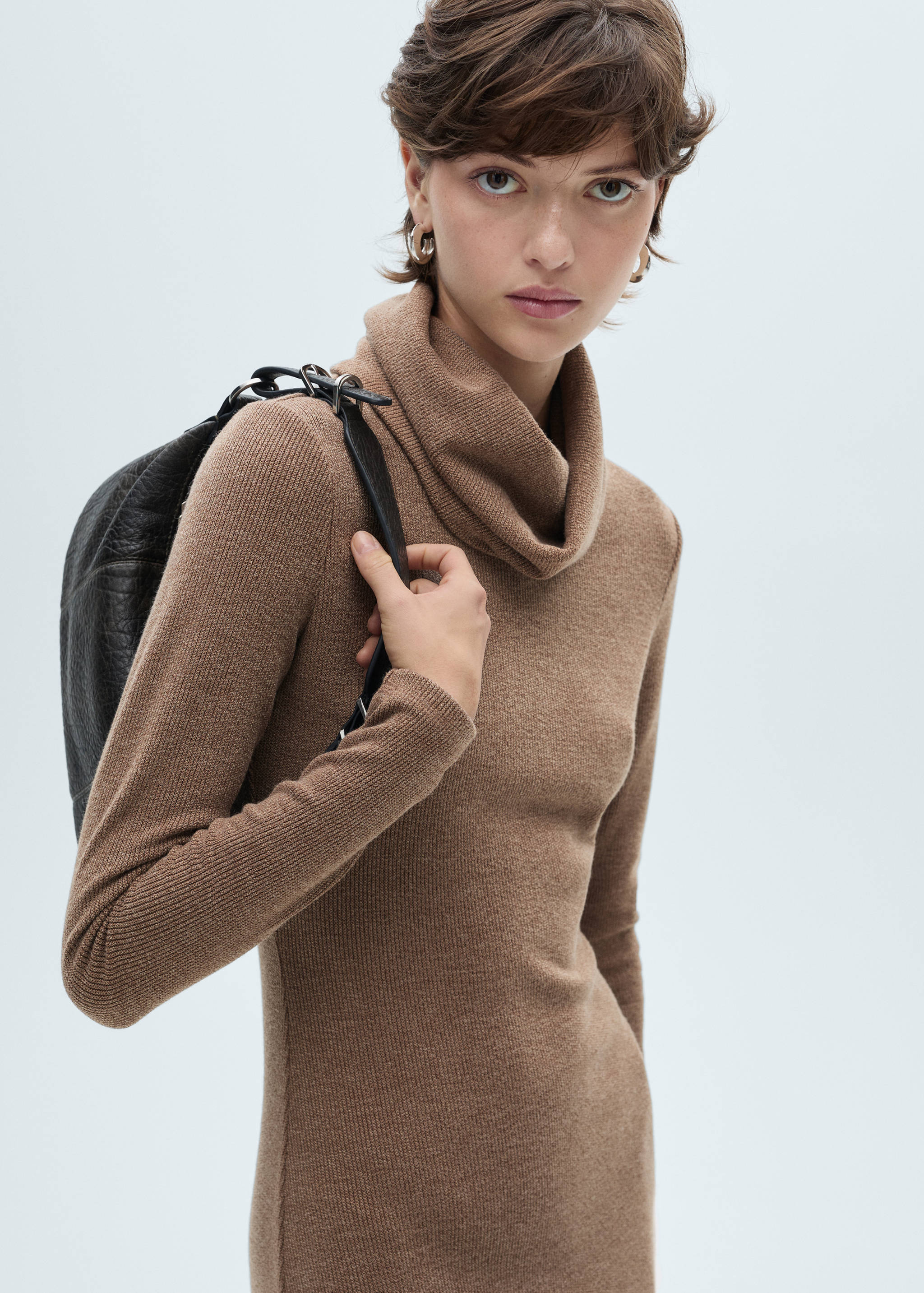 Knitted turtleneck dress - Details of the article 2