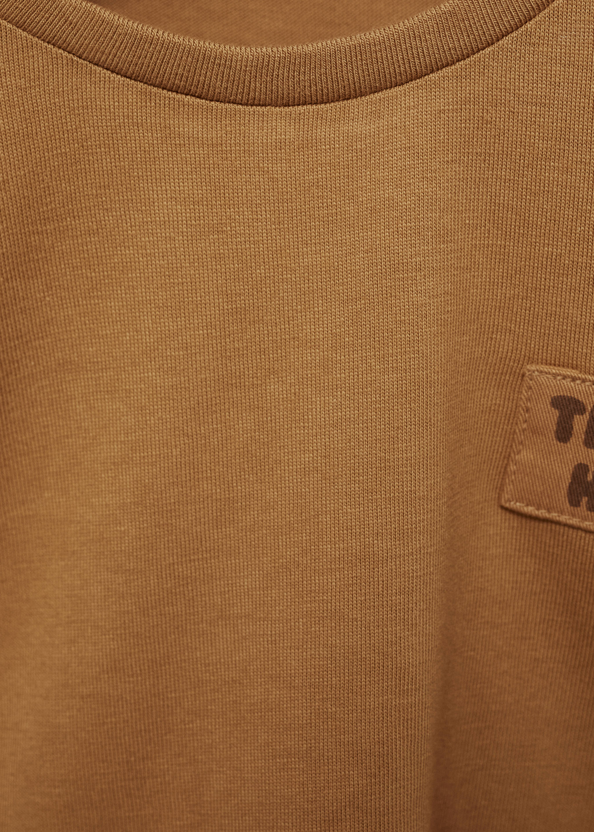 تي شيرت برقعة على شكل علم - تفاصيل المنتج 8