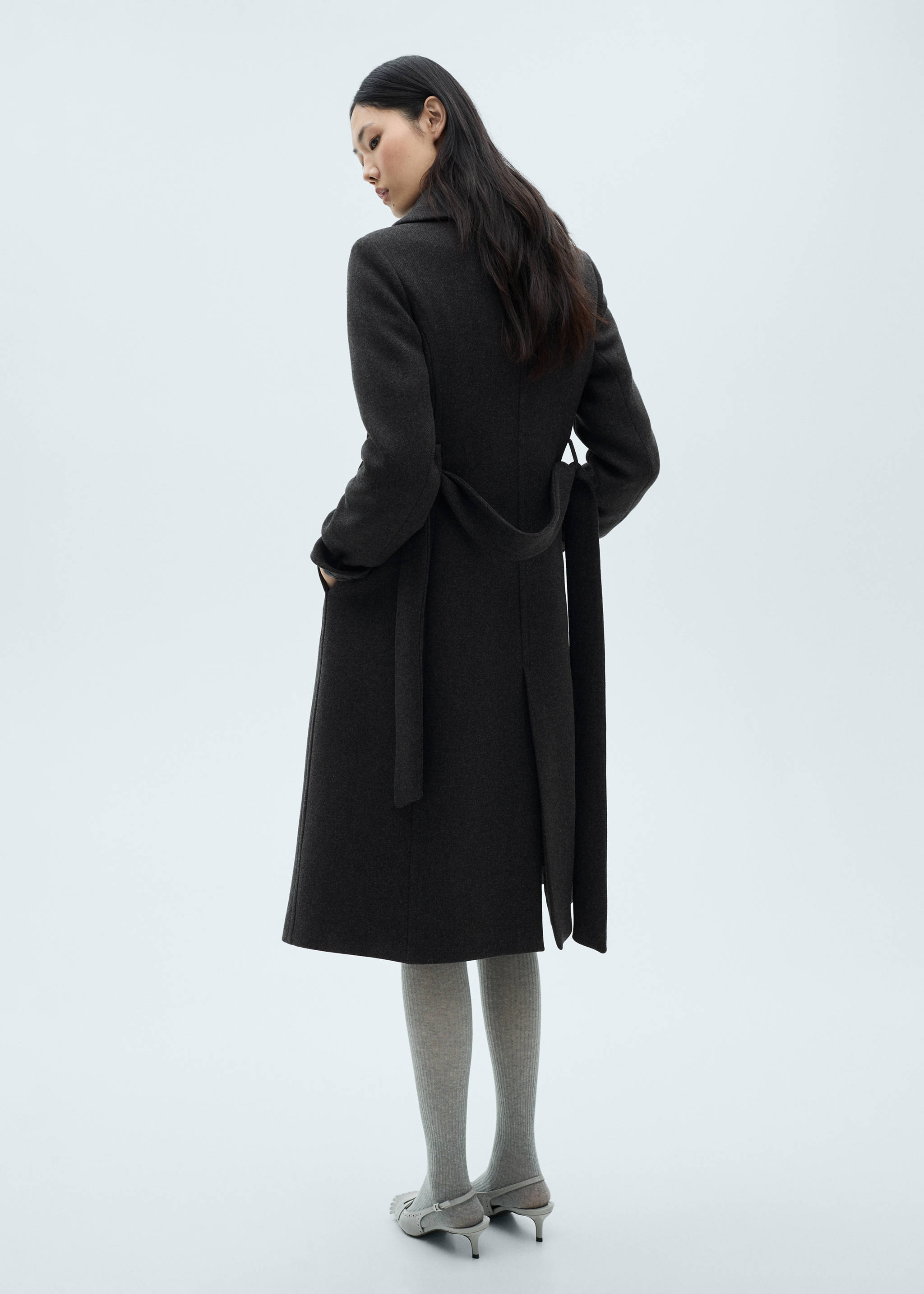 Woollen coat with belt - Reverse of the article
