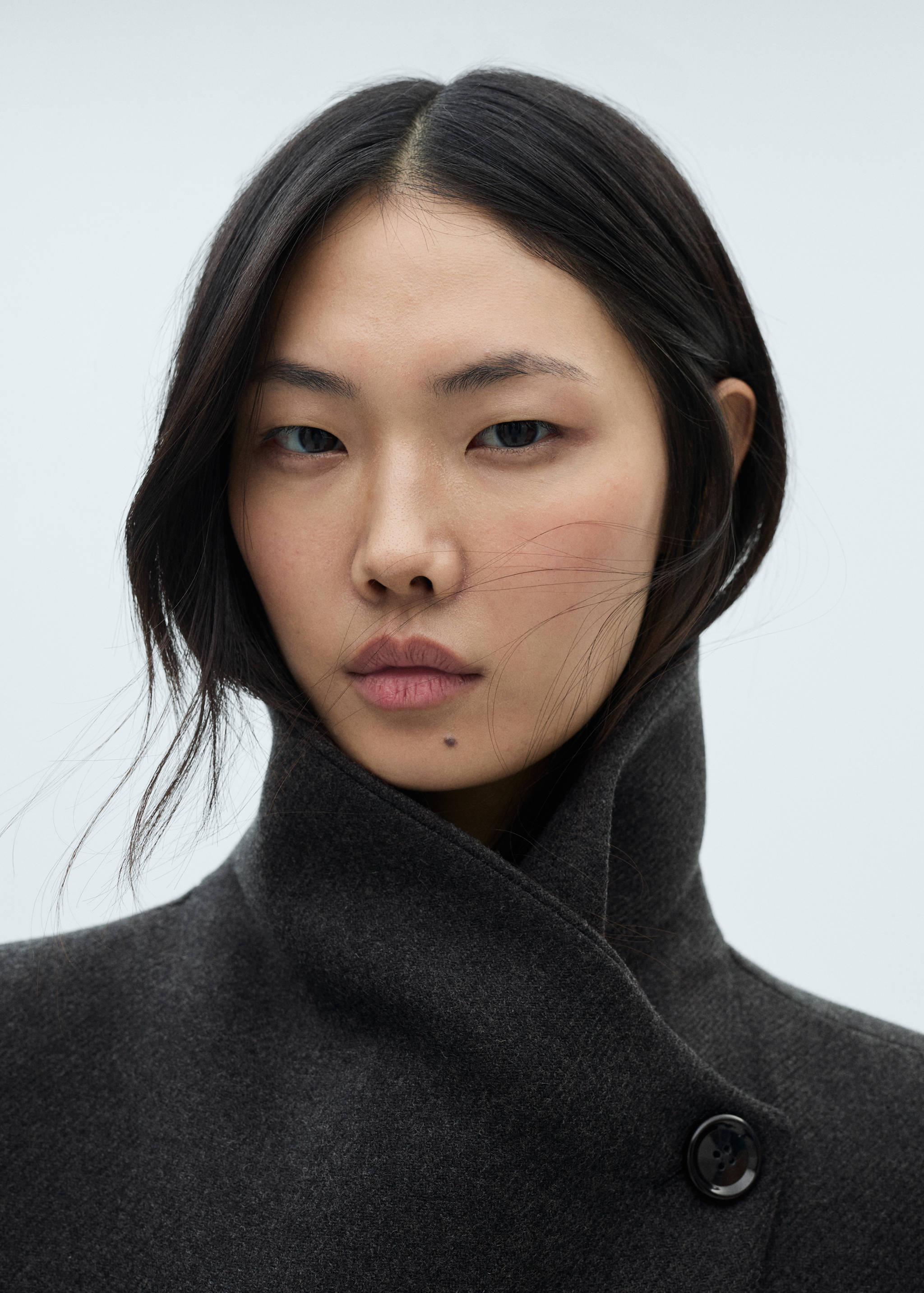 Woollen coat with belt - Details of the article 1