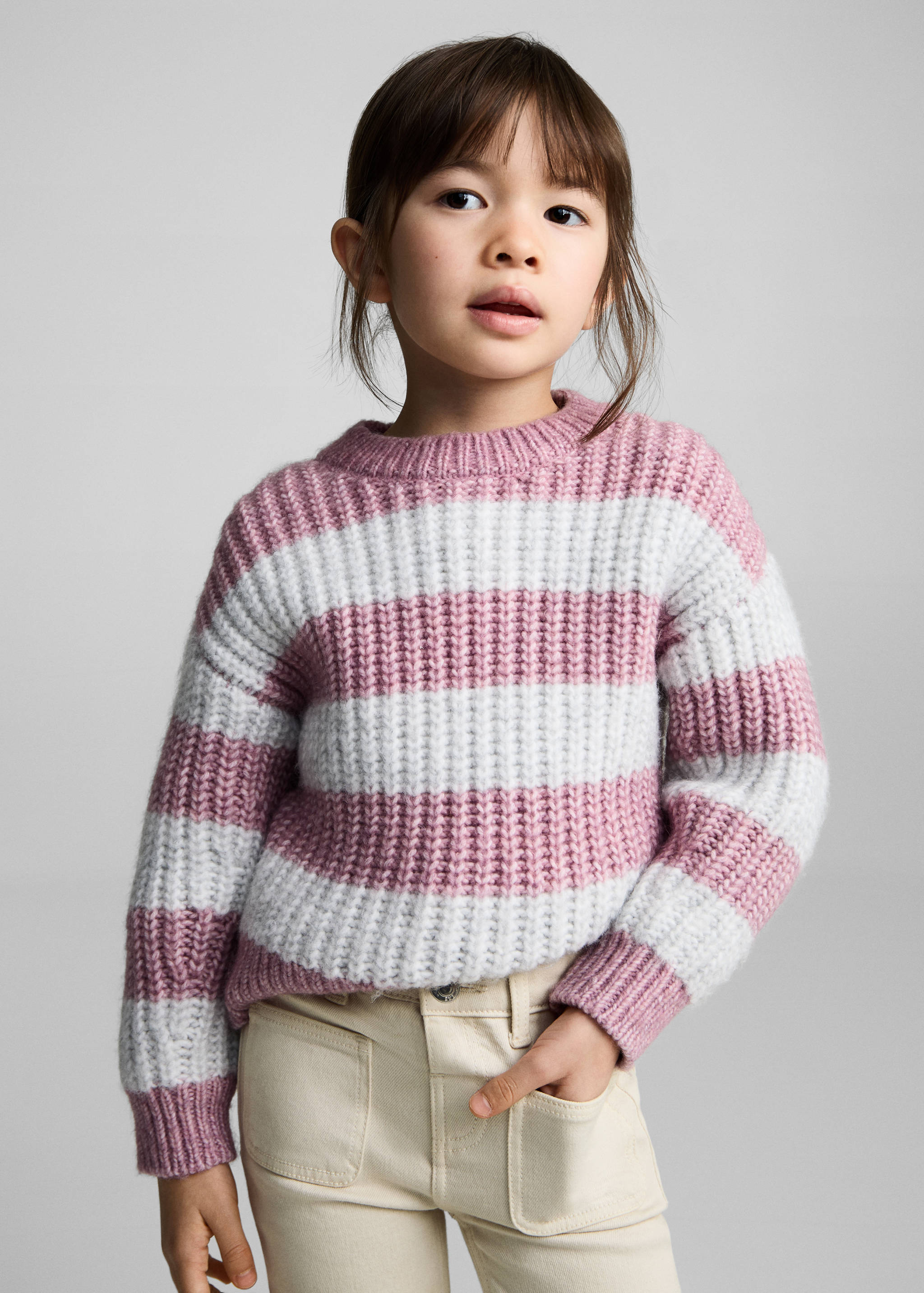 Flared Jeans mit Taschen - Mittlere Ansicht