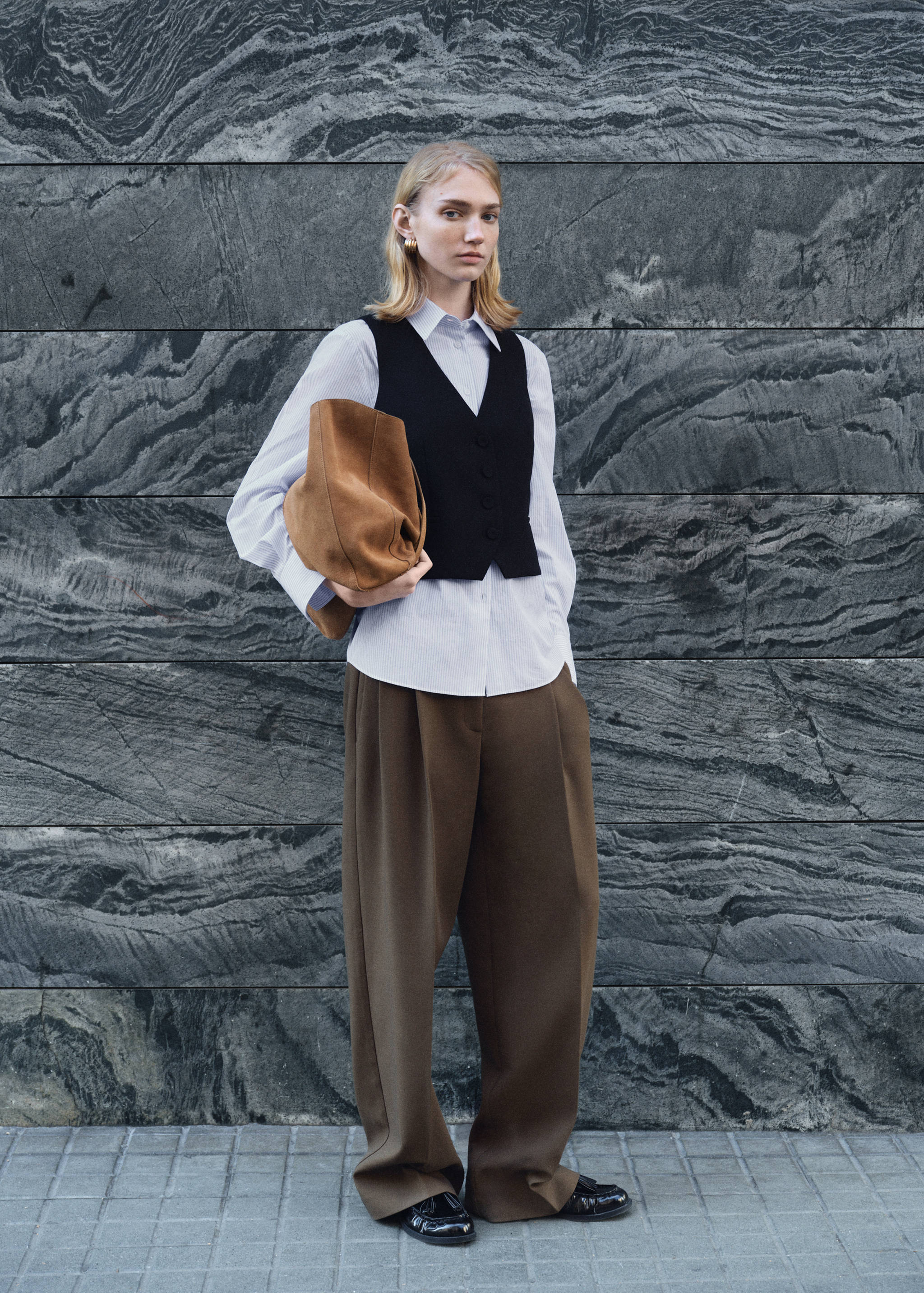 Suit waistcoat with buttons - Details of the article 9