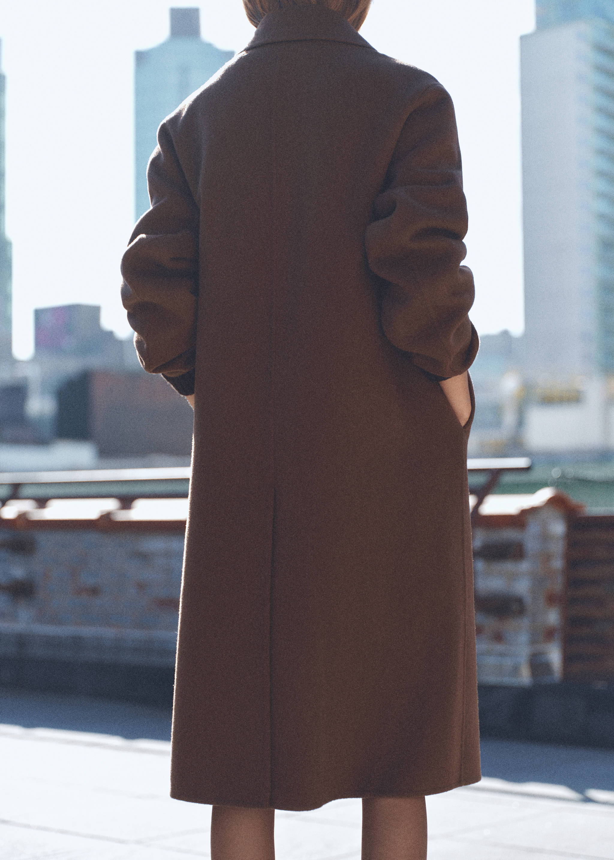 Double-breasted wool coat - Reverse of the article