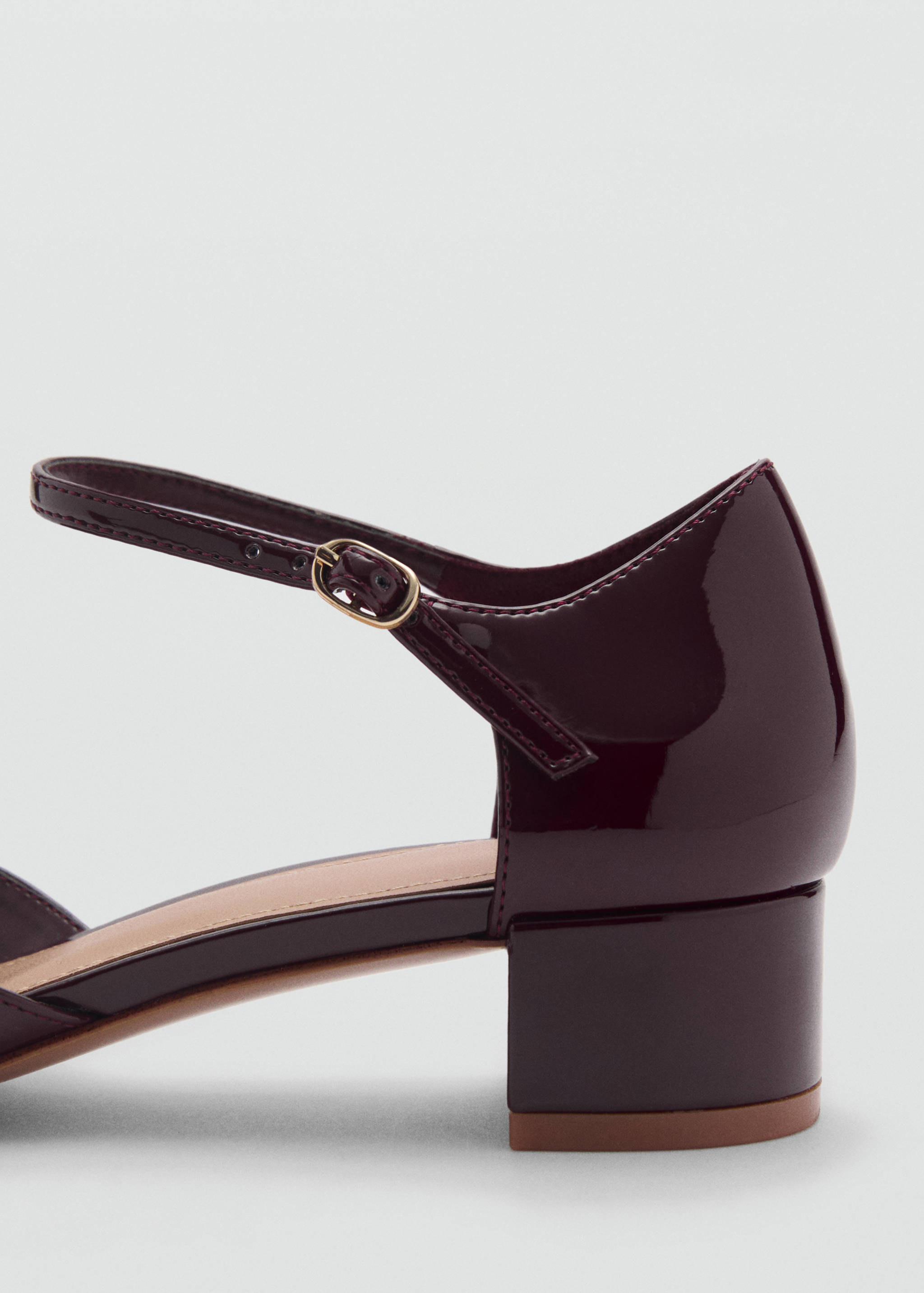 Patent heeled shoes - Details of the article 2