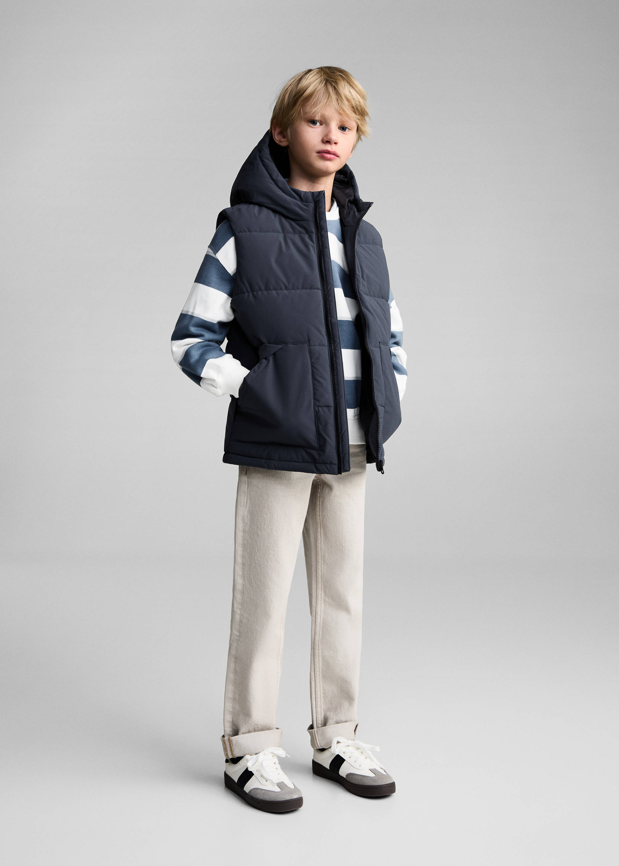 Gilet matelassé à capuche - Plan général