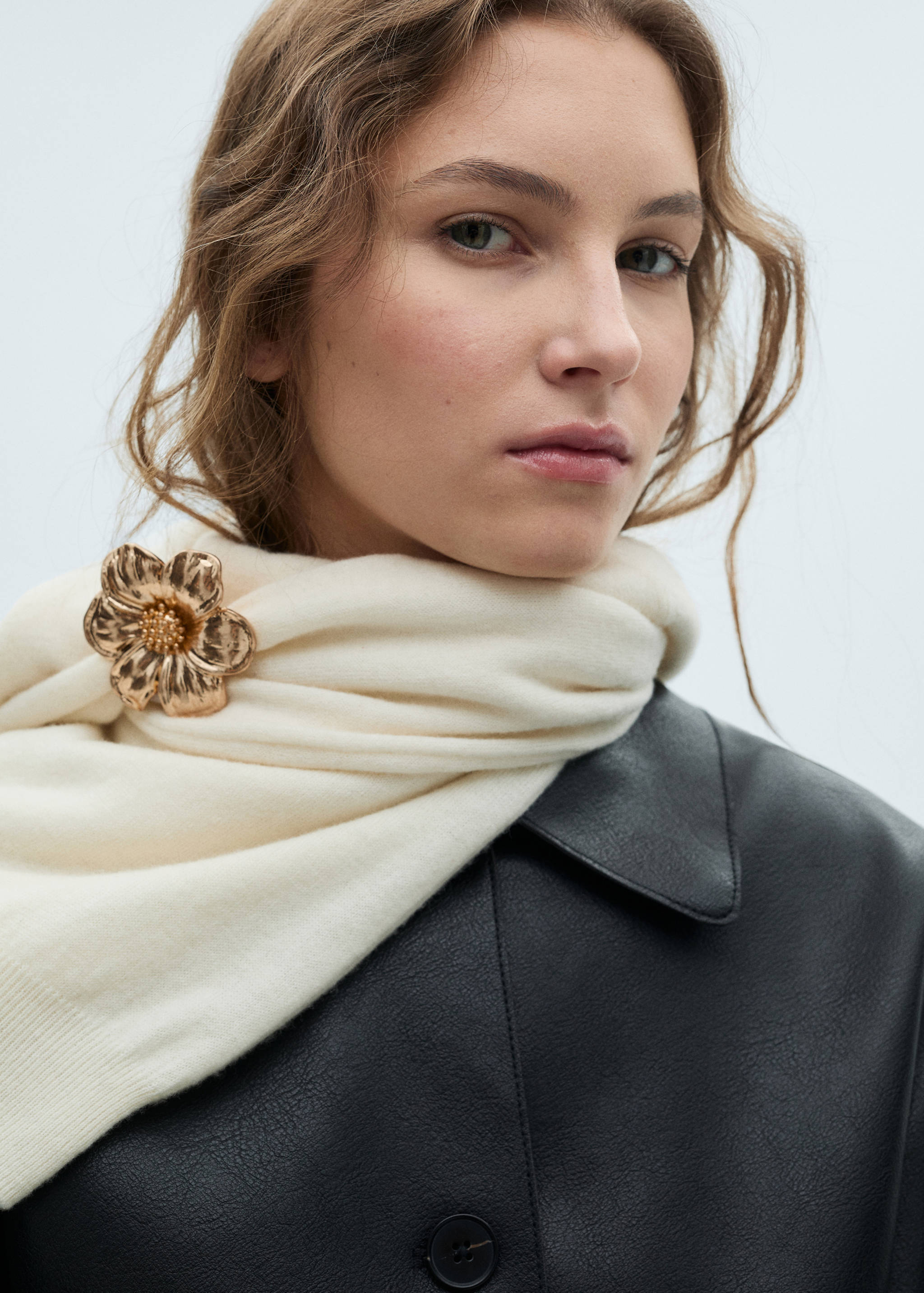 Broche métallique fleur - Plan général