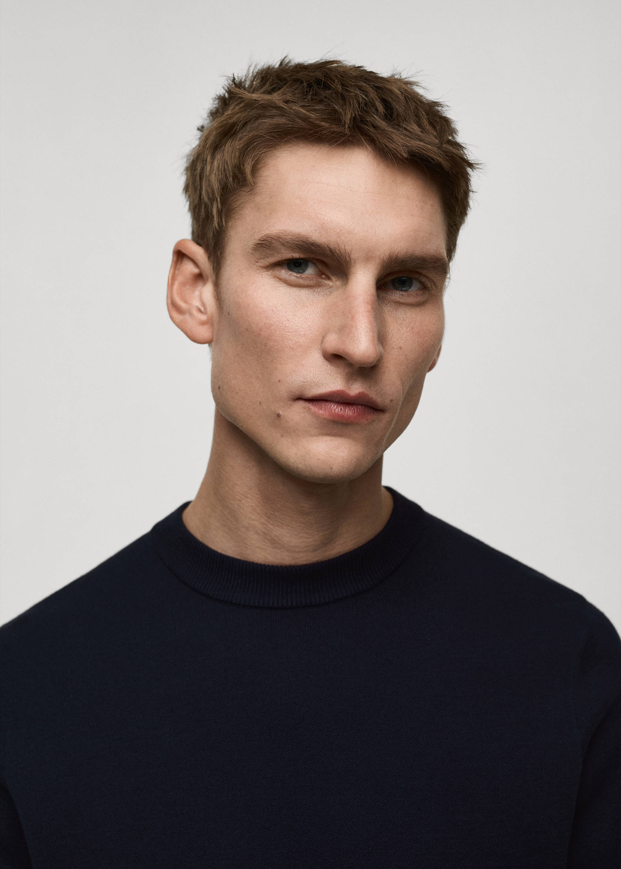 Medium-knit regular-fit sweater - Details of the article 1