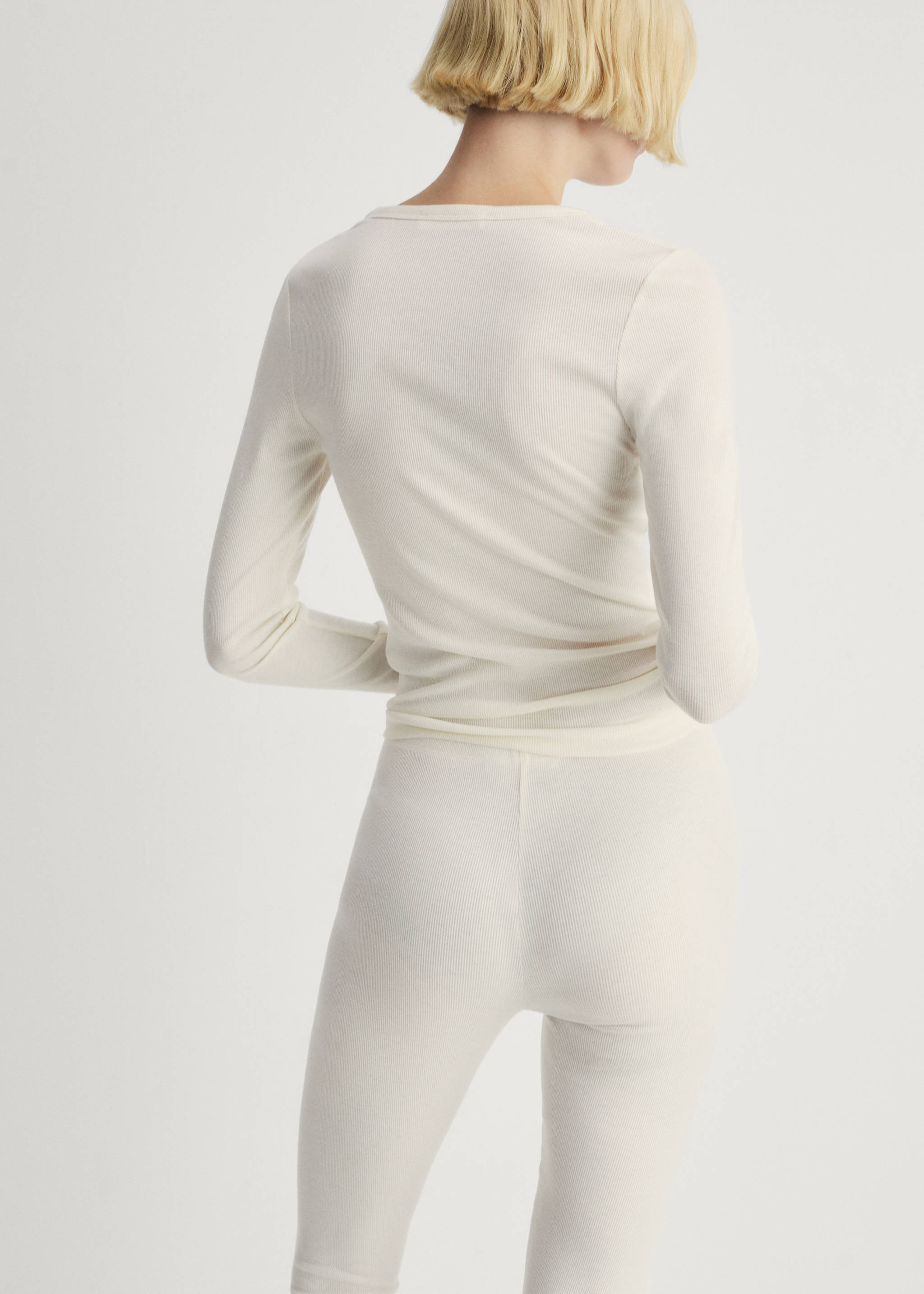 Футболка з ребристого трикотажу з круглим вирізом - Зворотна сторона товару