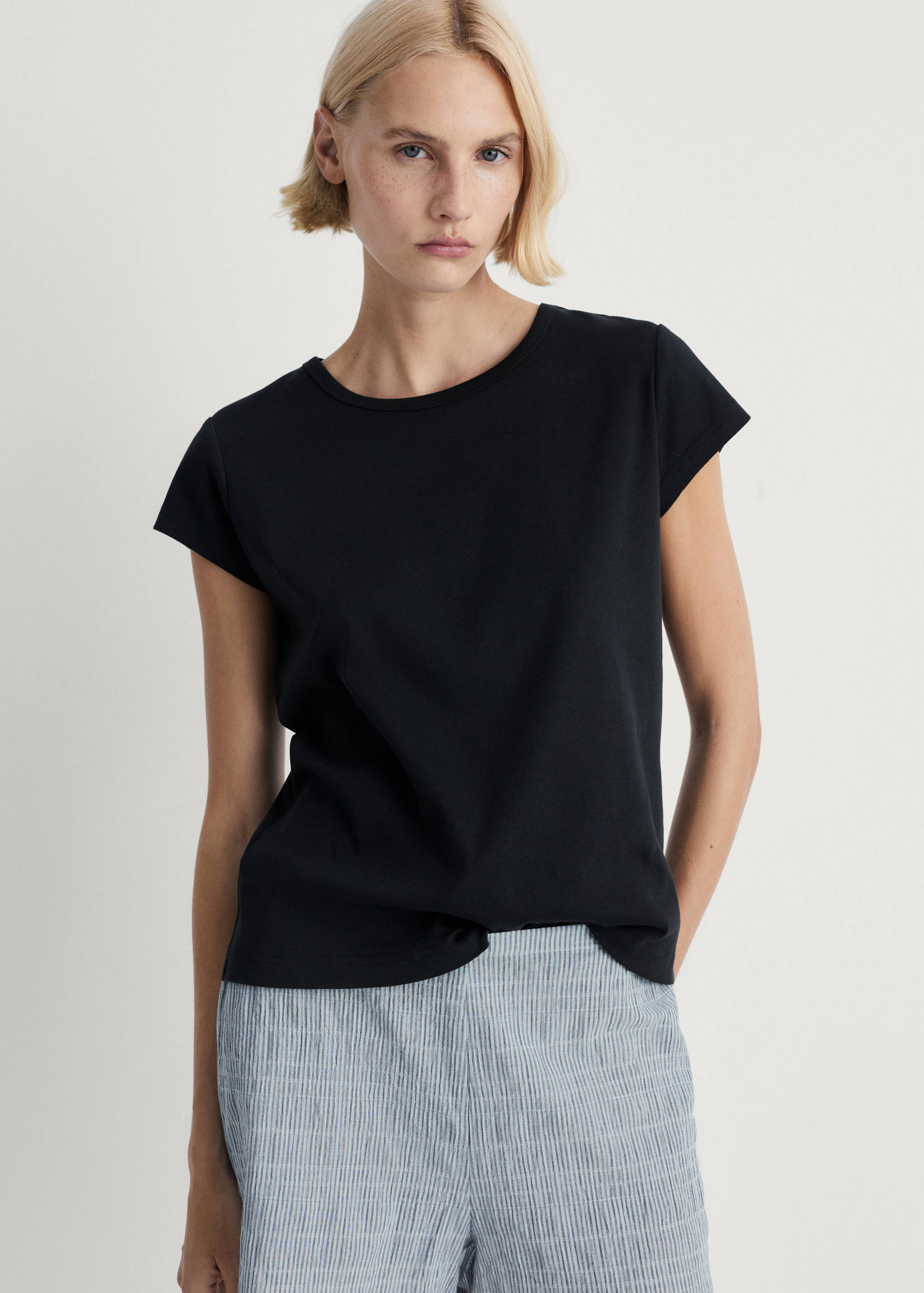 100% cotton short sleeve t-shirt - Medium plane