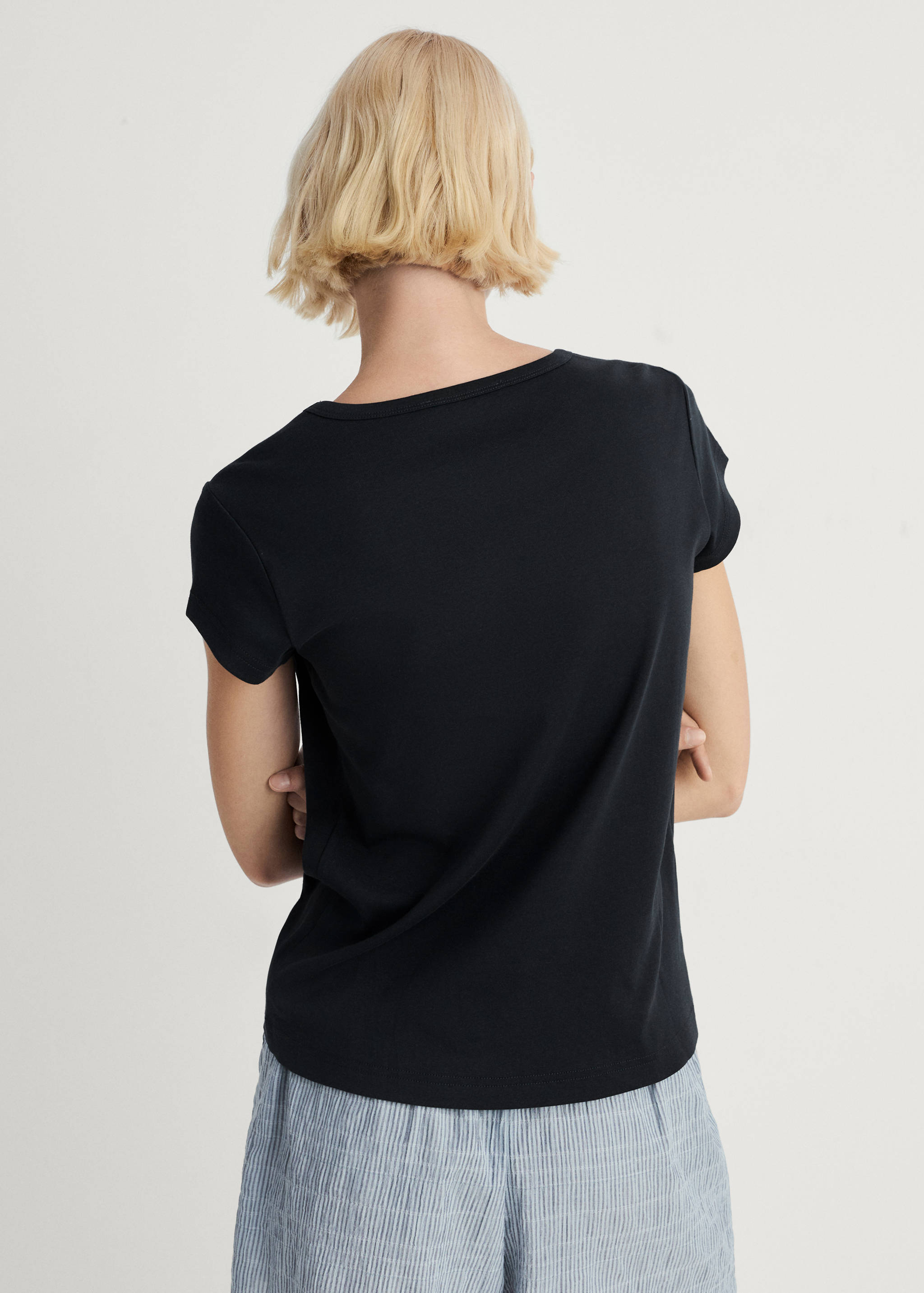 100% cotton short sleeve t-shirt - Reverse of the article