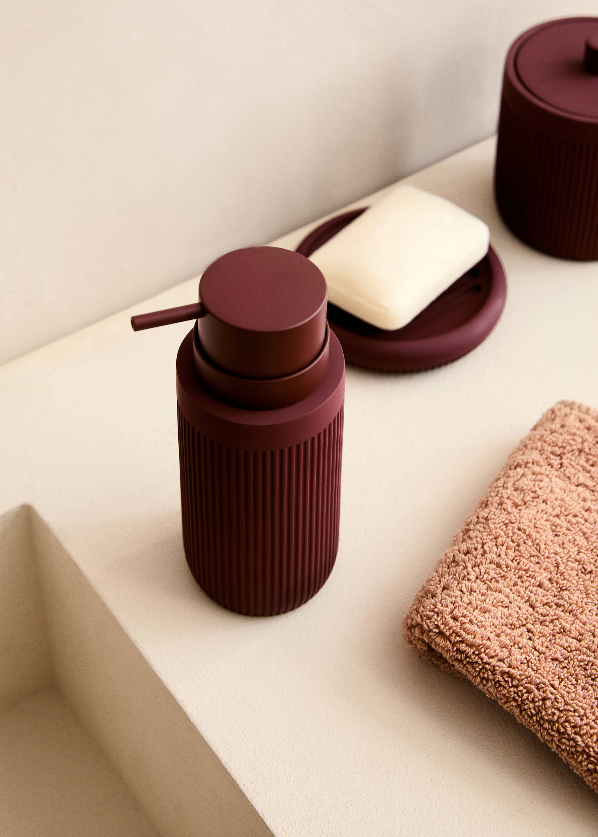 Resin soap dispenser - General plane