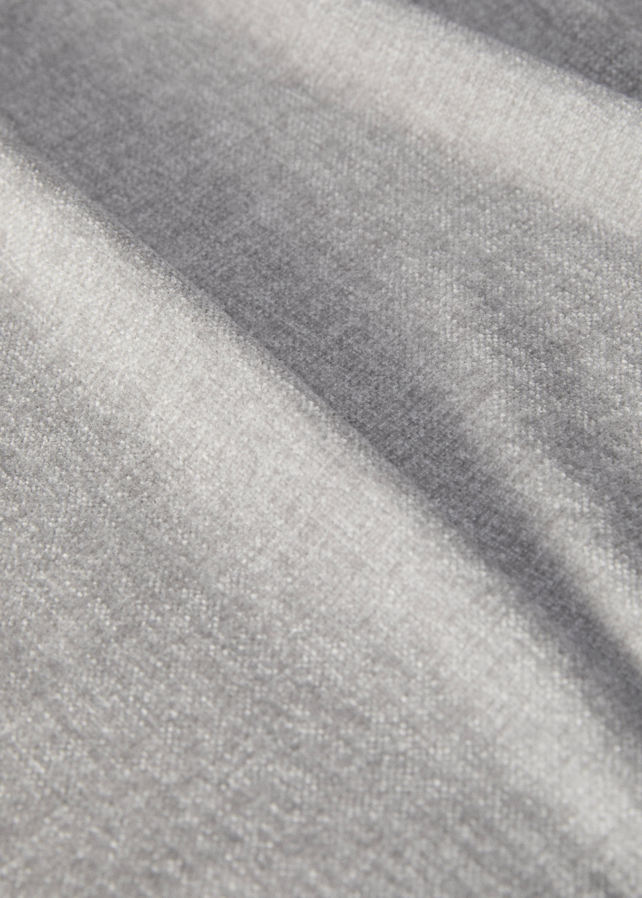 Chenille blanket with fringes - Details of the article 2