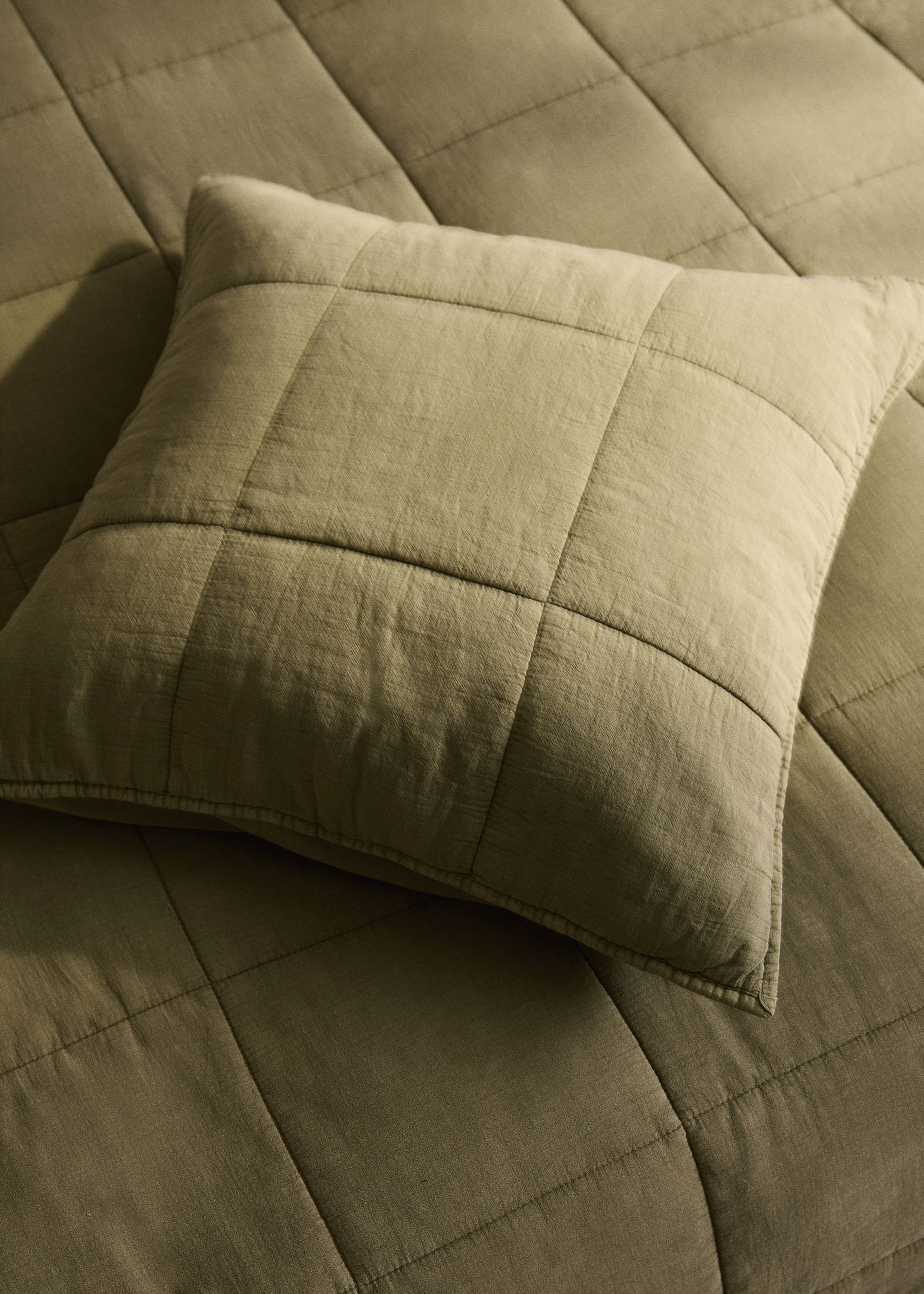 Garment-dyed cotton cushion cover with checks 50x50 cm - General plane