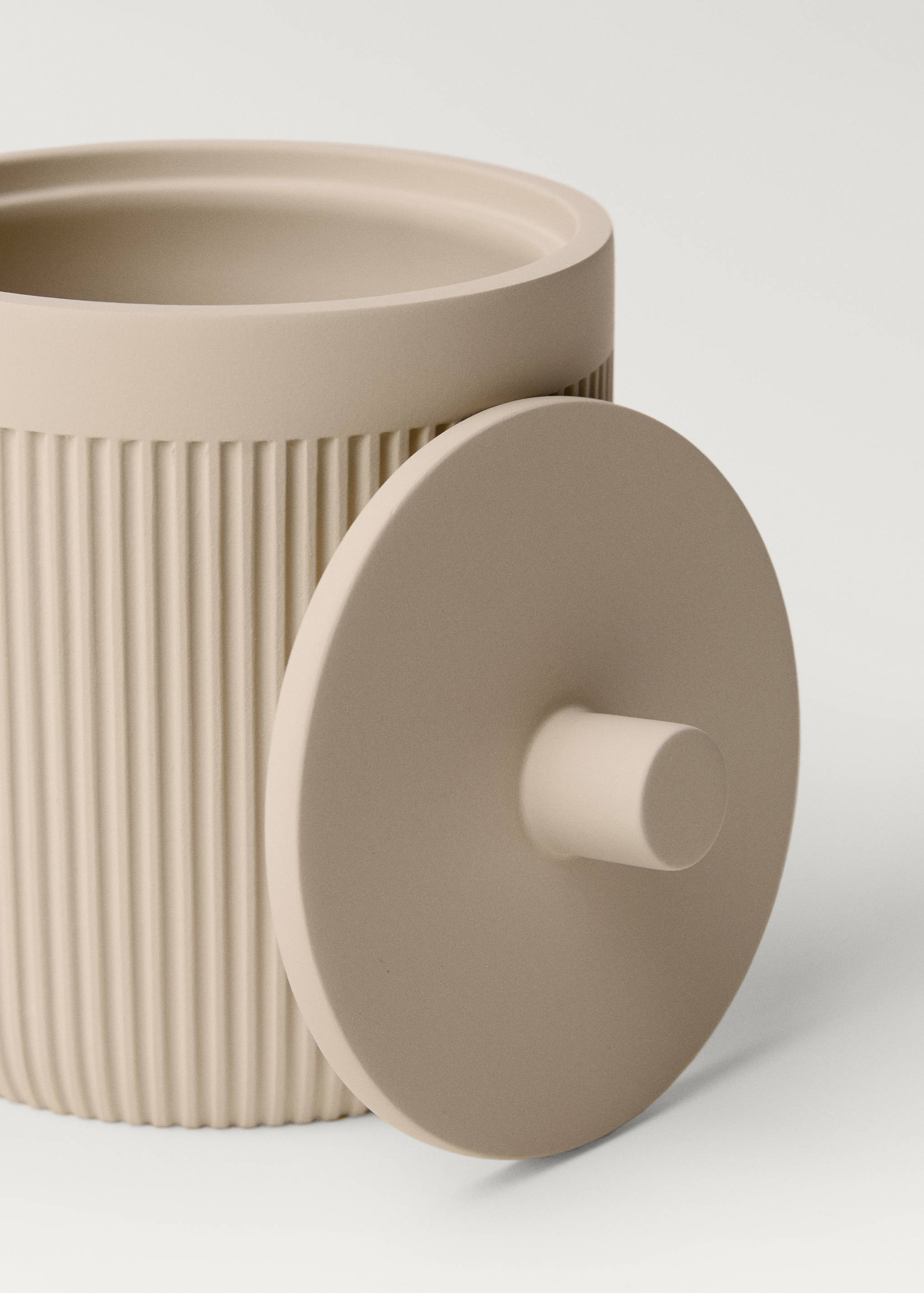 Pote de casa de banho com tampa de resina - Pormenor do artigo 2