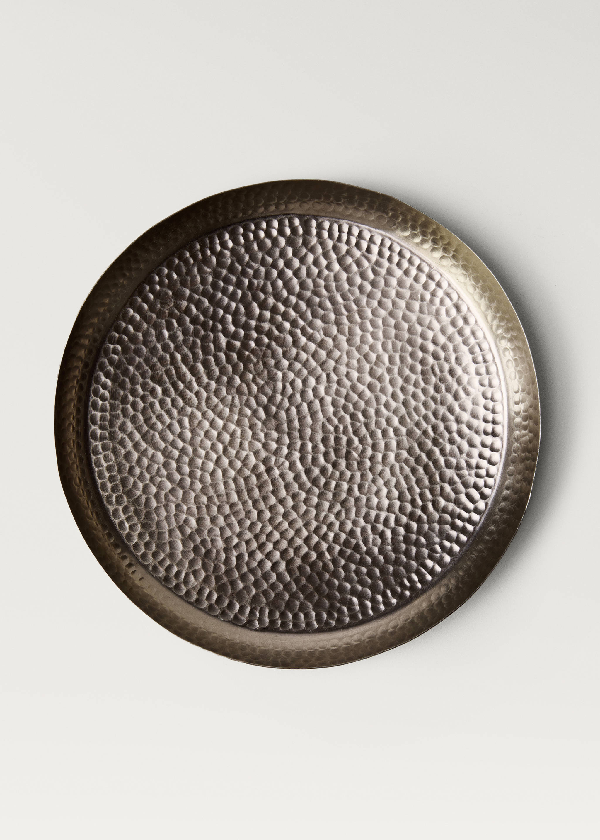 Medium hammered metal tray - Details of the article 2