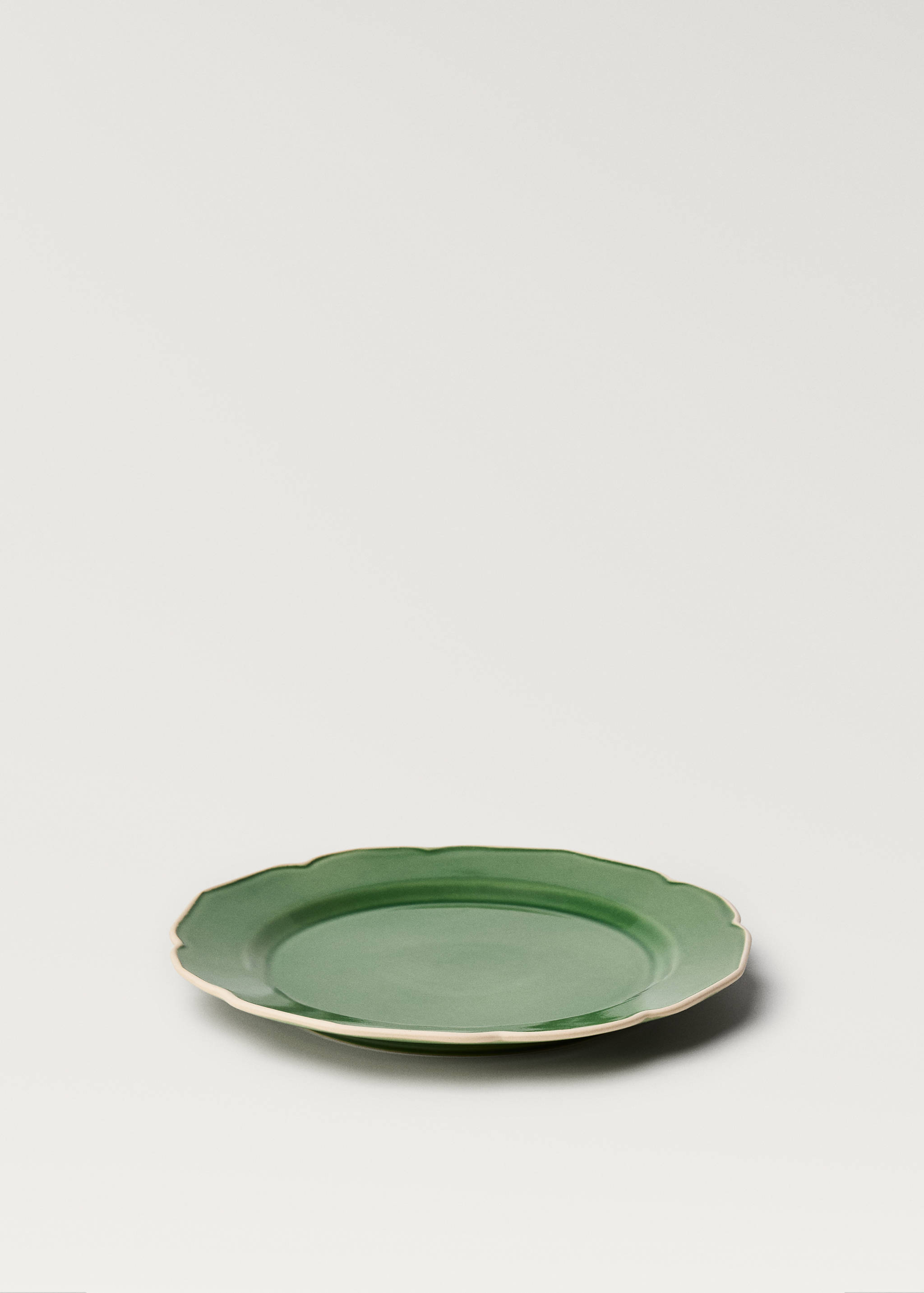 Stoneware flat plate with wavy design - Details of the article 1