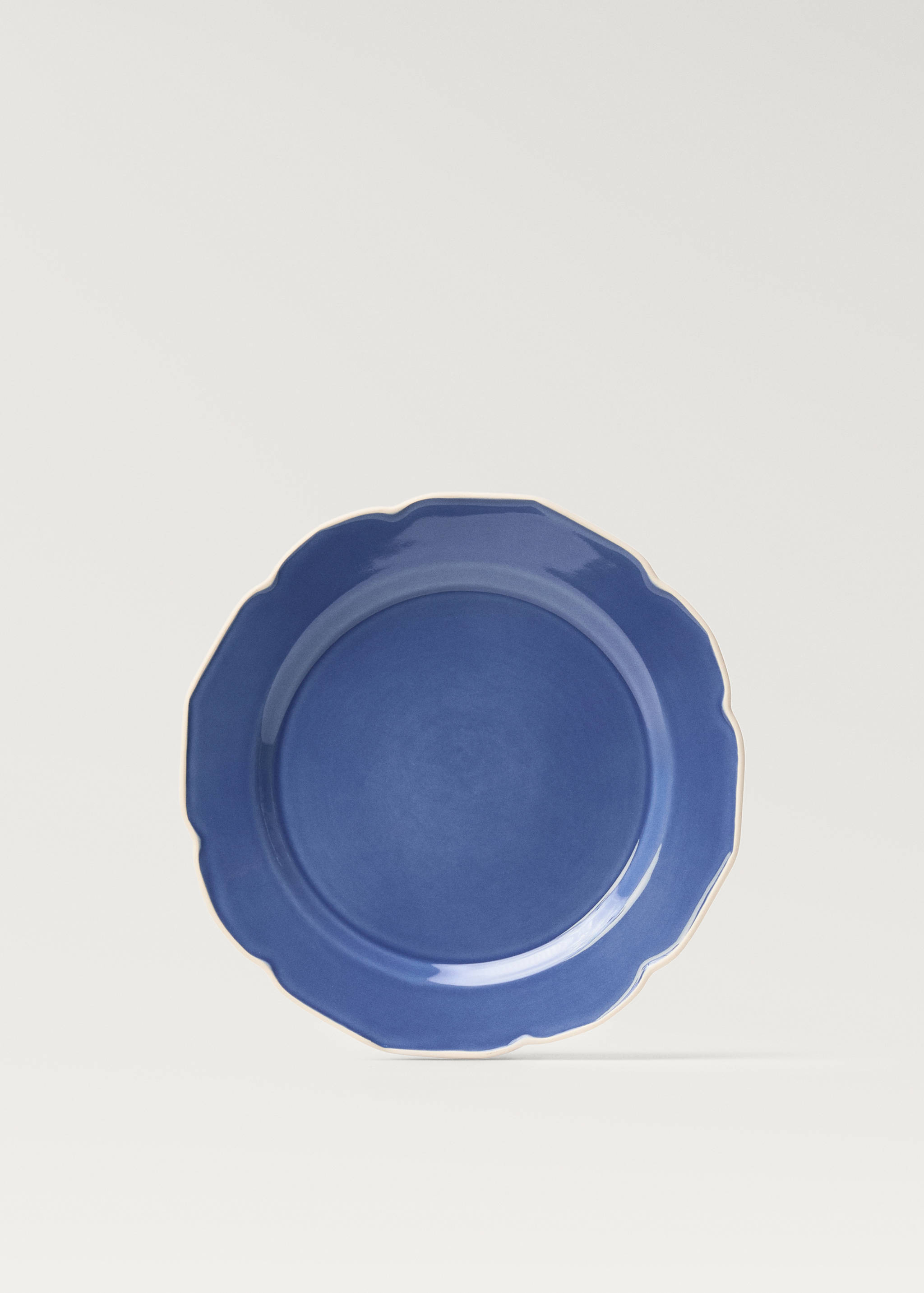 Stoneware flat plate with wavy design - Article without model