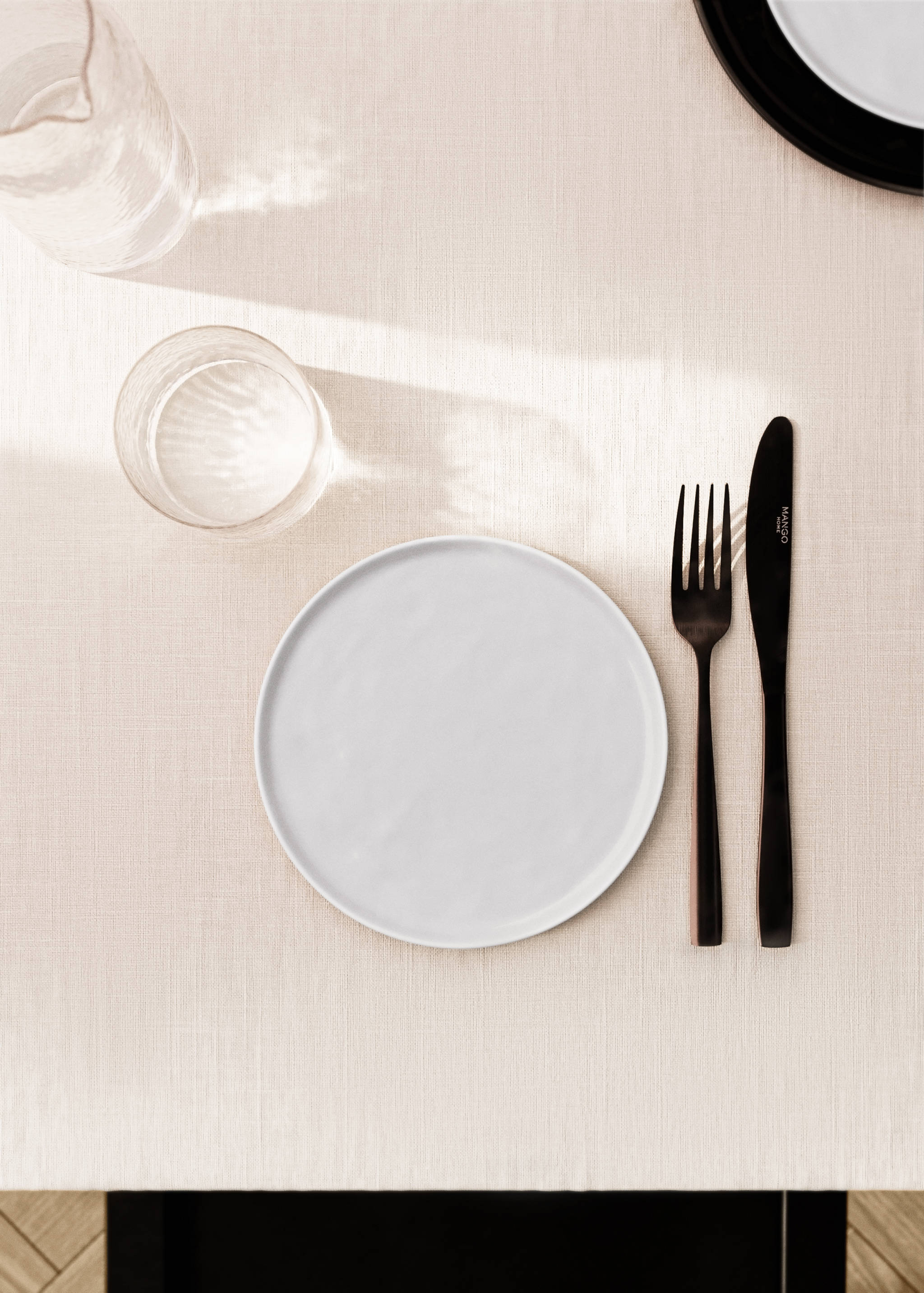 Fine stoneware dessert dish - General plane