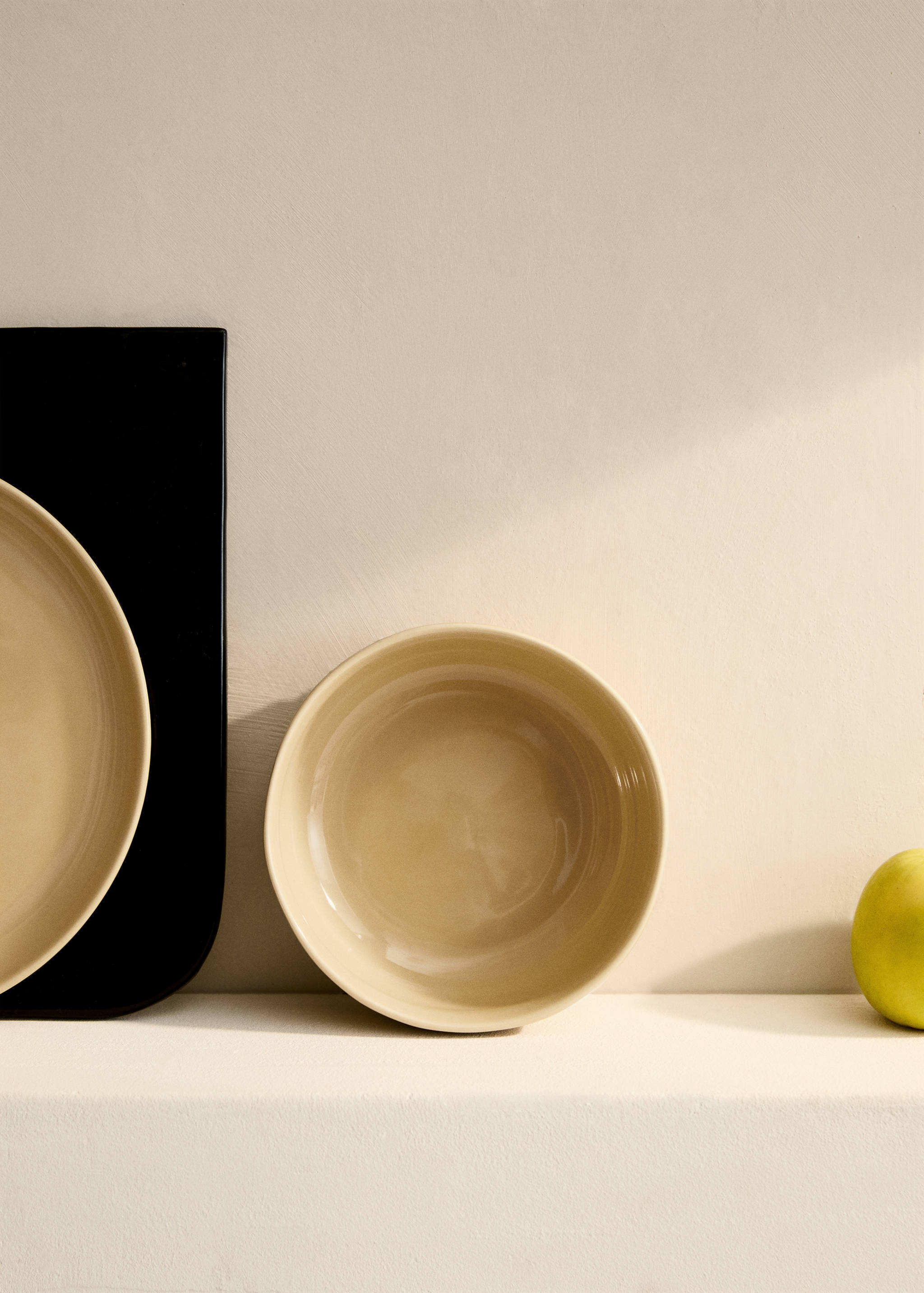 Μεσαίο μπολ από ημιπορσελάνη με μονόχρωμο σχέδιο - Γενικό πλάνο