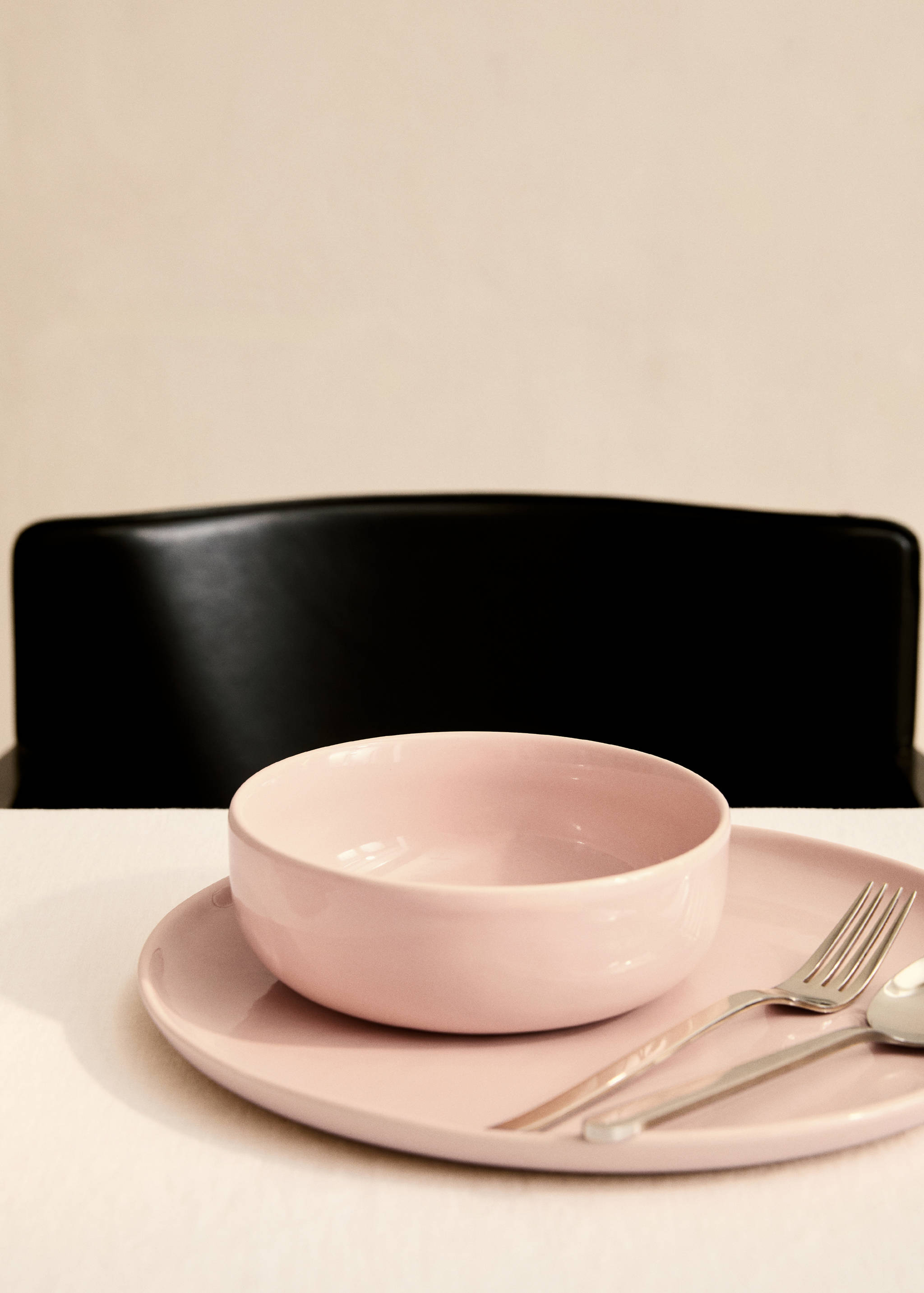 Μεσαίο μπολ από ημιπορσελάνη με μονόχρωμο σχέδιο - Γενικό πλάνο