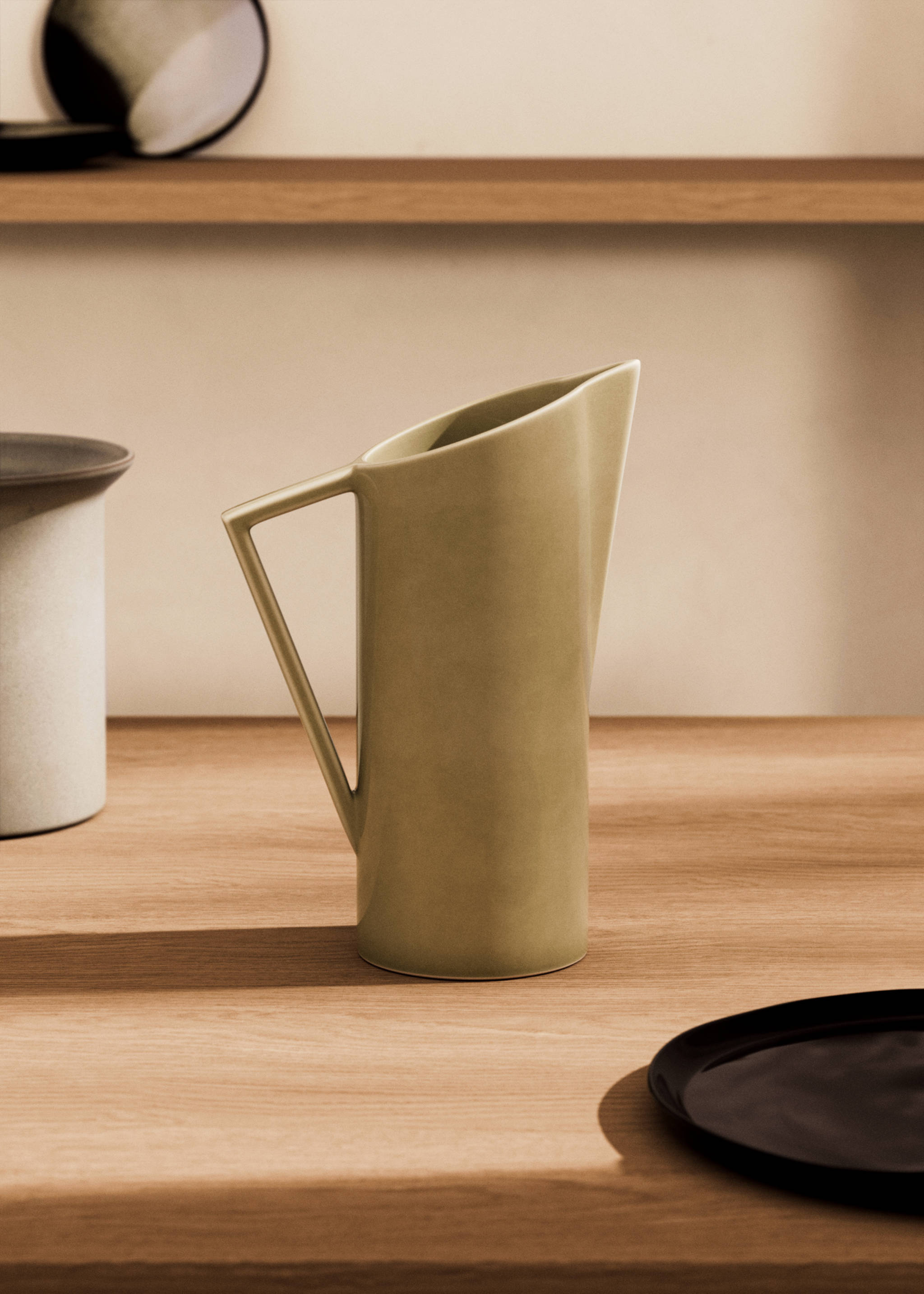 Earthenware jug with handle - General plane